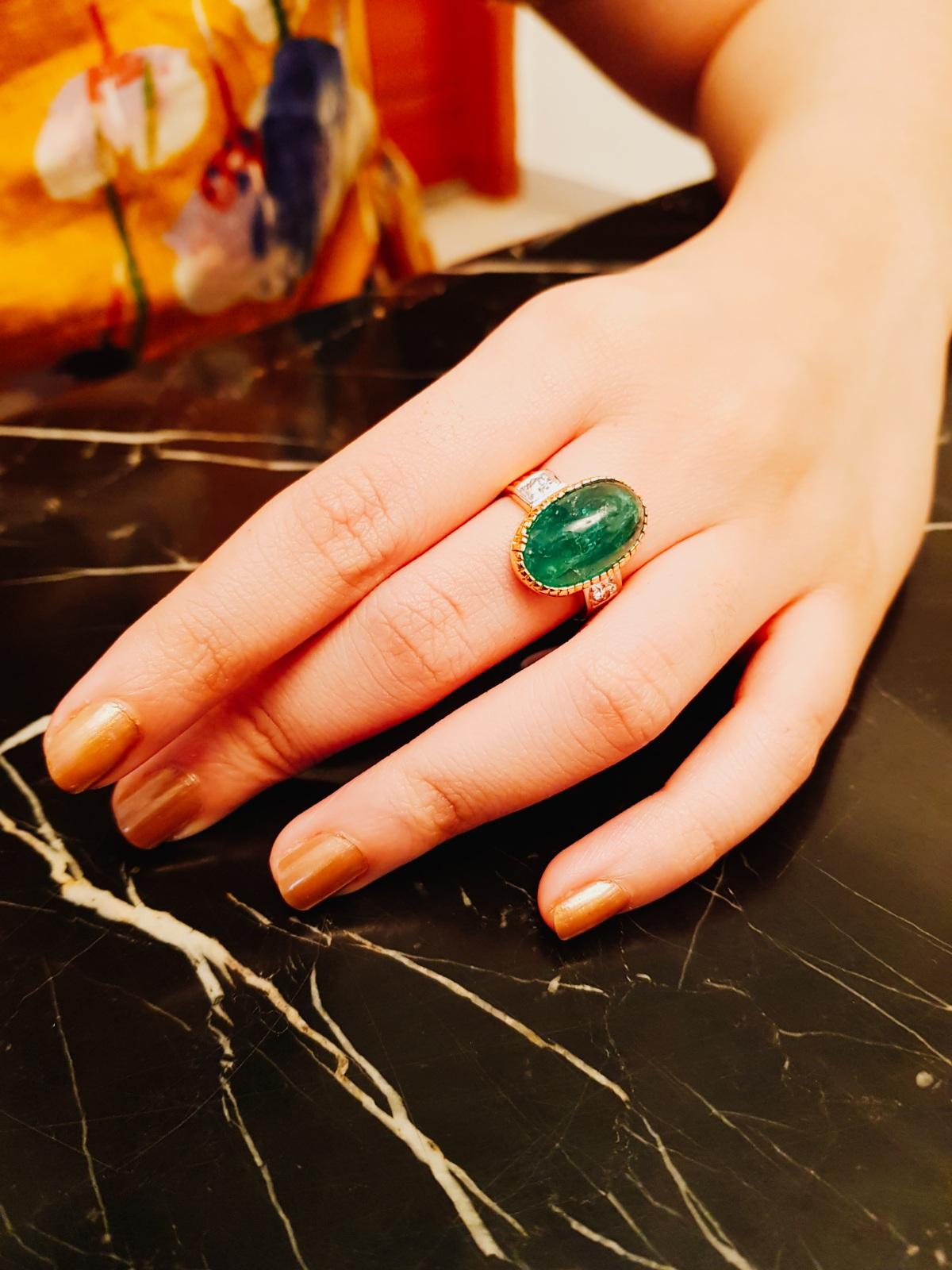 12 Carat Intense Green Emerald and Diamond Ring, circa 1940 For Sale 4