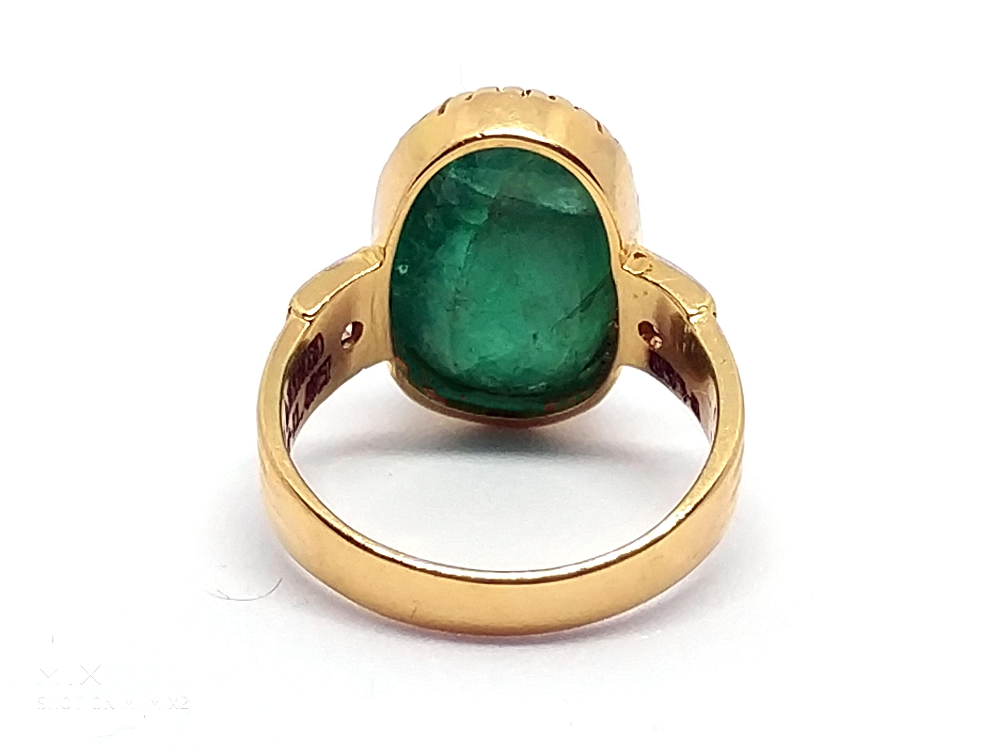 12 Carat Intense Green Emerald and Diamond Ring, circa 1940 In Excellent Condition For Sale In London, GB
