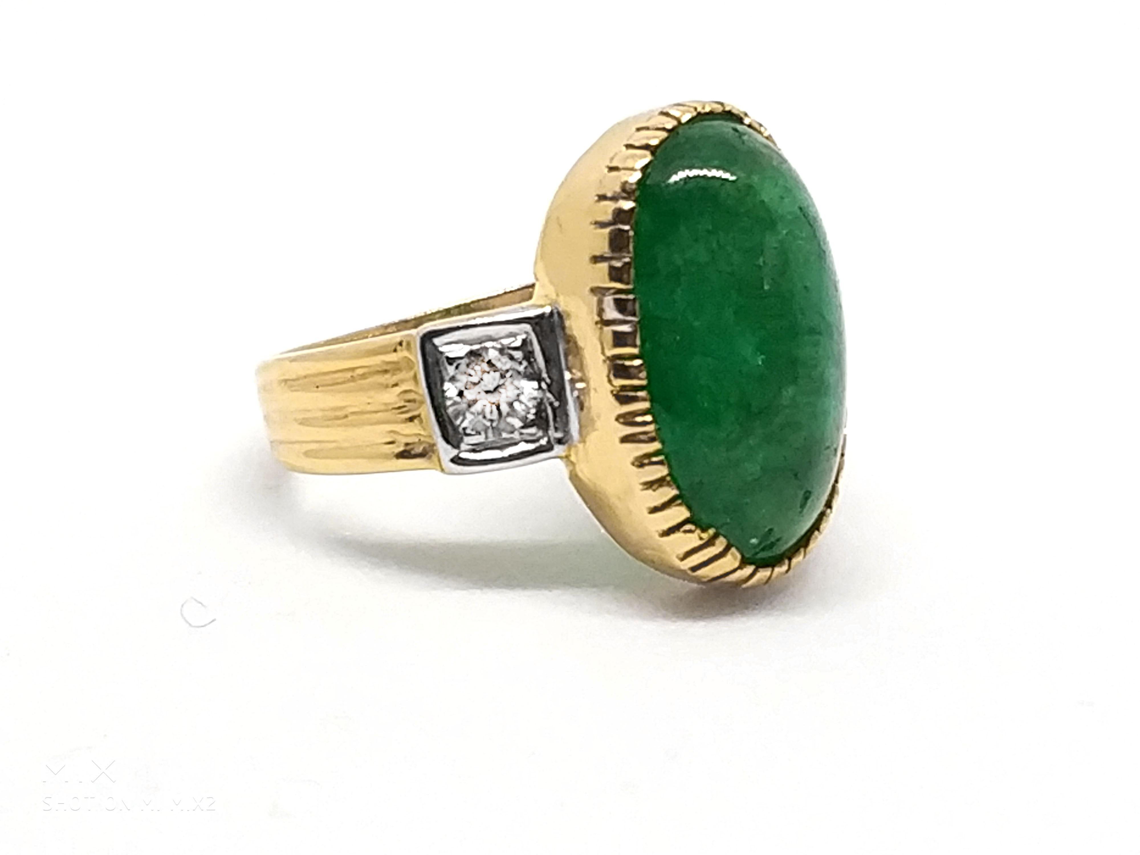 12 Carat Intense Green Emerald and Diamond Ring, circa 1940 For Sale 1