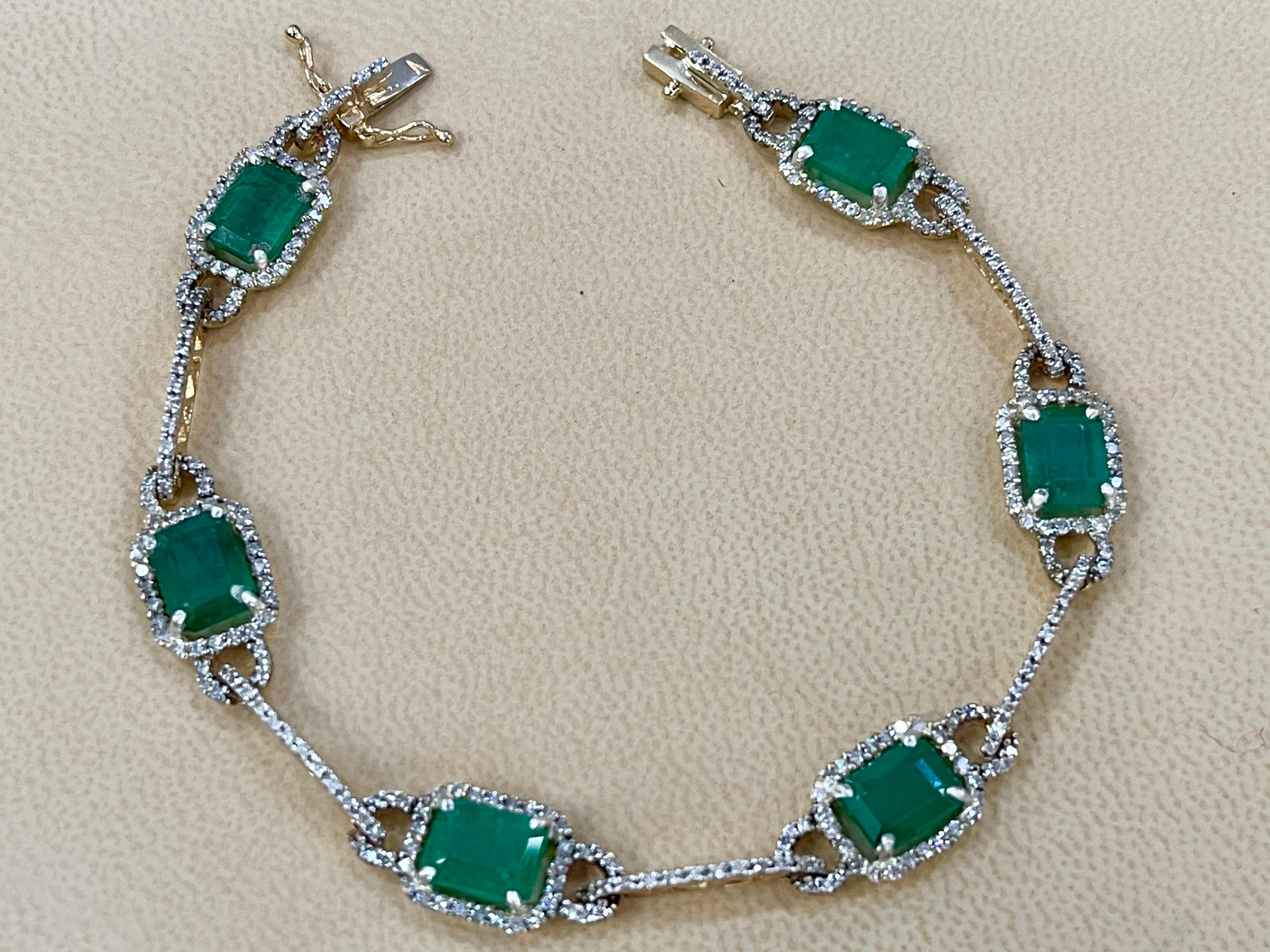 12 Carat Natural Brazil Emerald & 2.5 Ct Diamond Tennis Bracelet 14 Karat Y Gold In Excellent Condition In New York, NY