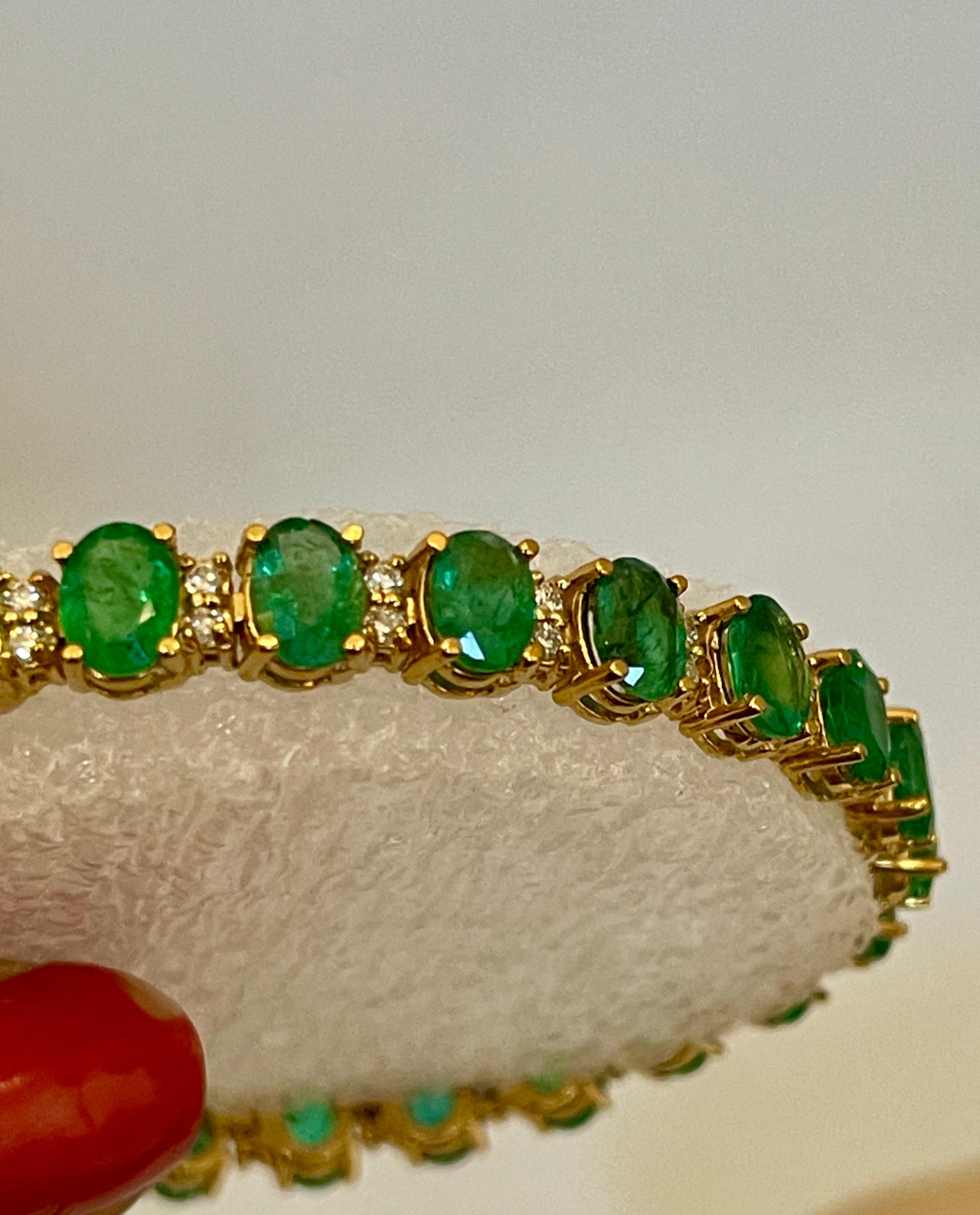 Bracelet tennis en or jaune 14 carats, émeraude naturelle de 12 carats et diamants de 1 carat Excellent état - En vente à New York, NY