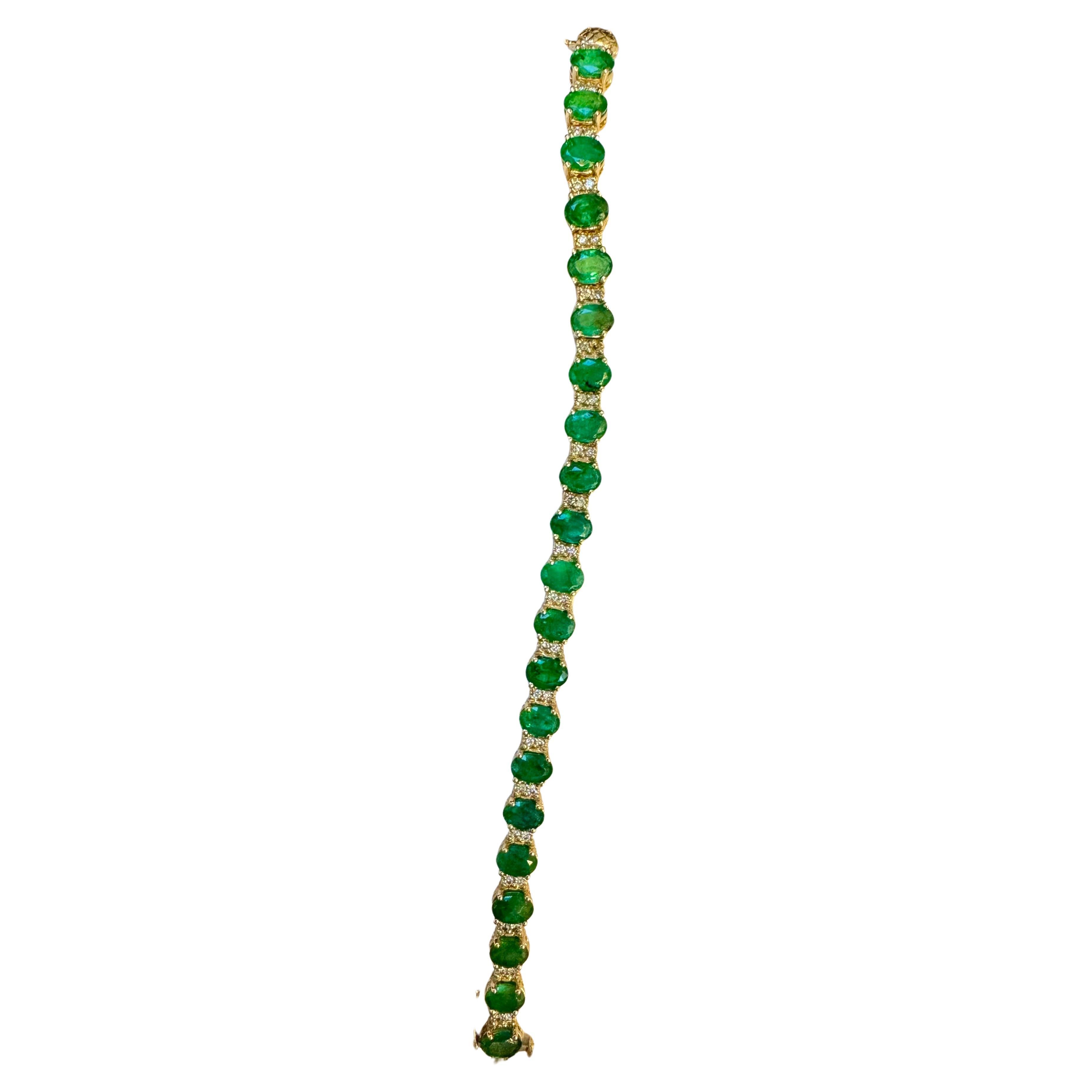 Bracelet tennis en or jaune 14 carats, émeraude naturelle de 12 carats et diamants de 1 carat
 Ce tennis exceptionnellement abordable  Le bracelet a  21 pierres de  Naturel  Forme ovale Haute qualité  Émeraudes  . Chaque émeraude est espacée par