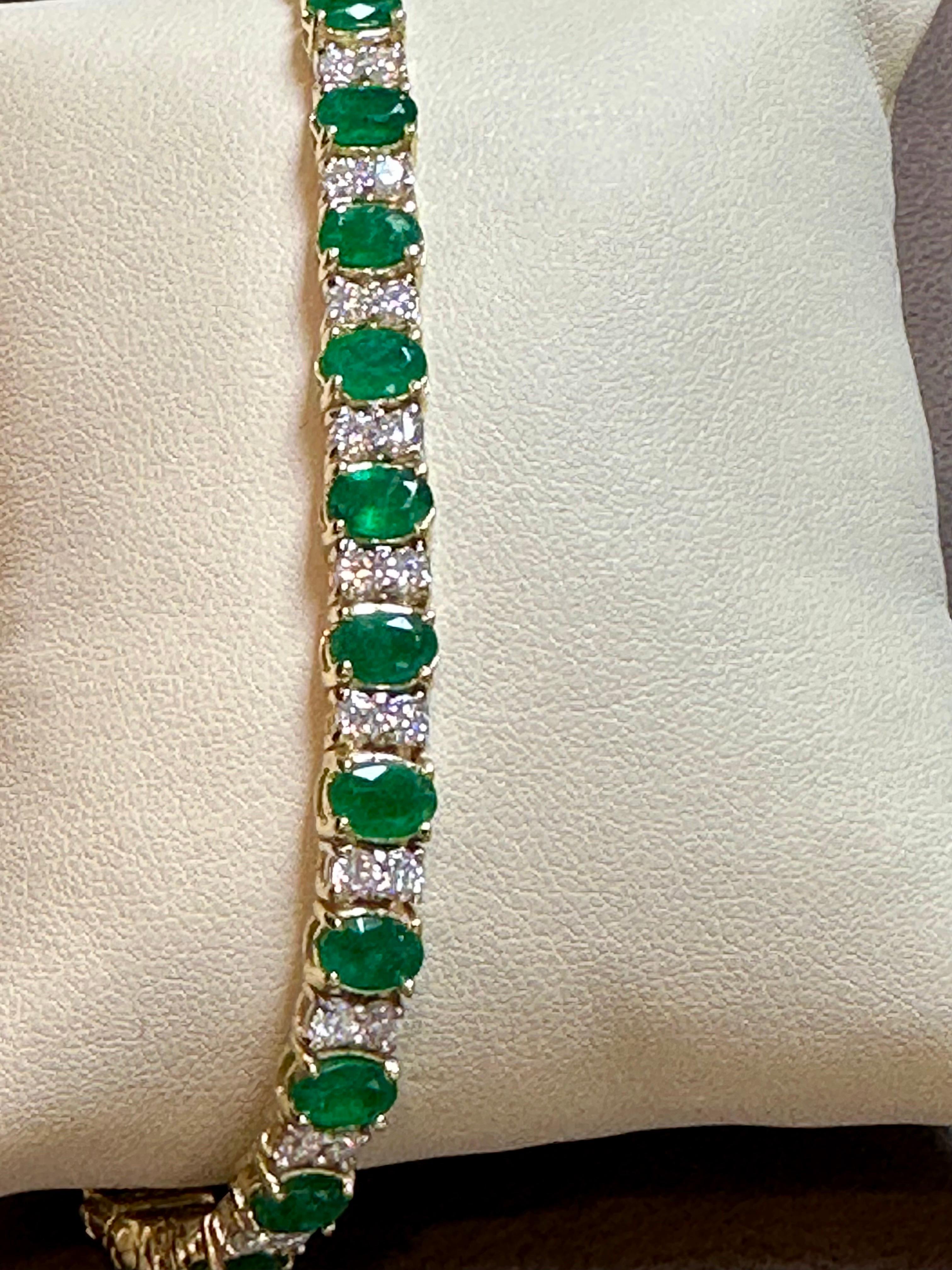 12 Carat Natural Emerald & 2.8 Carat Diamond Tennis Bracelet 14 Kt Yellow Gold For Sale 5