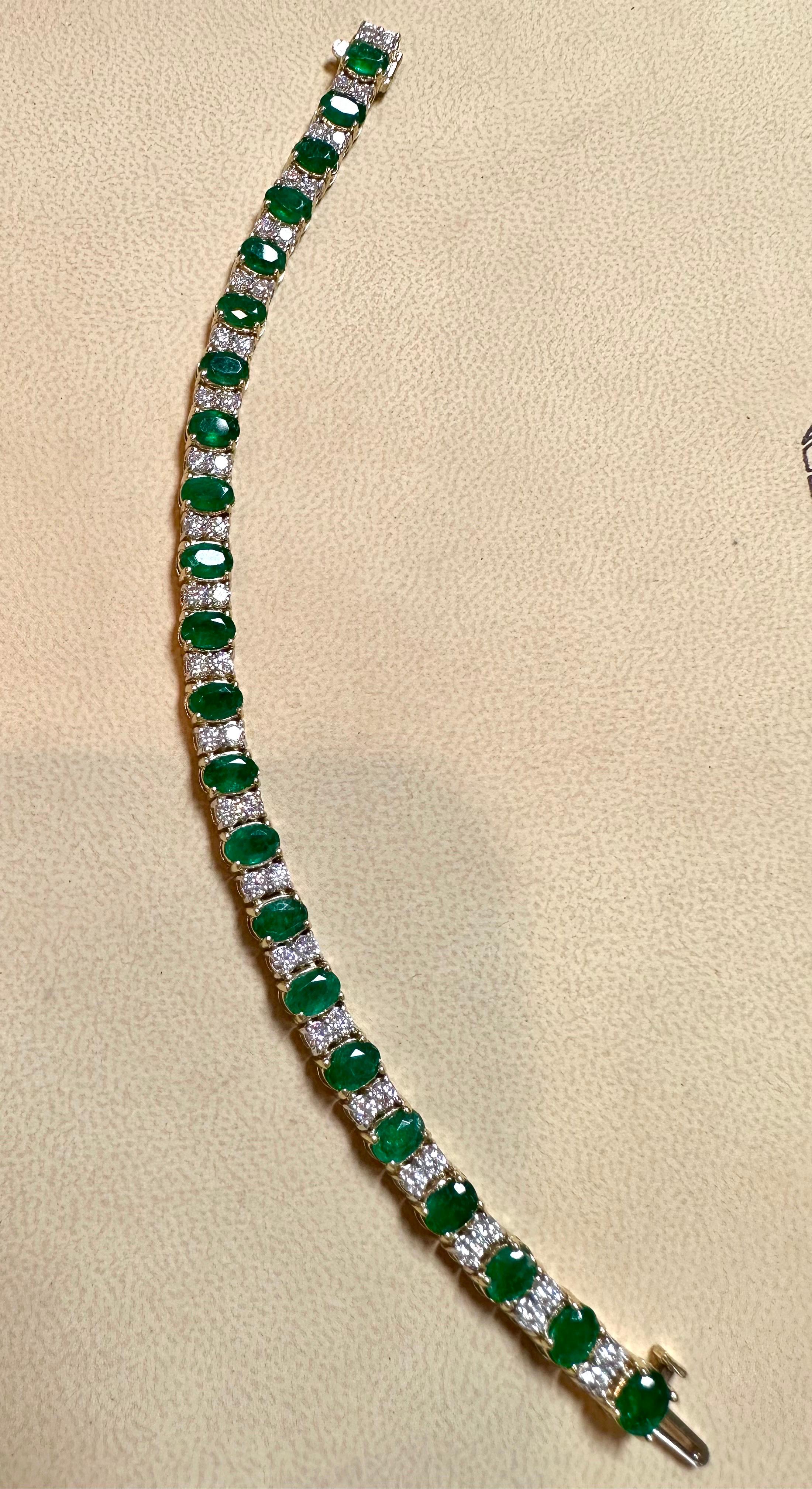 12 Carat Natural Emerald & 2.8 Carat Diamond Tennis Bracelet 14 Kt Yellow Gold For Sale 2