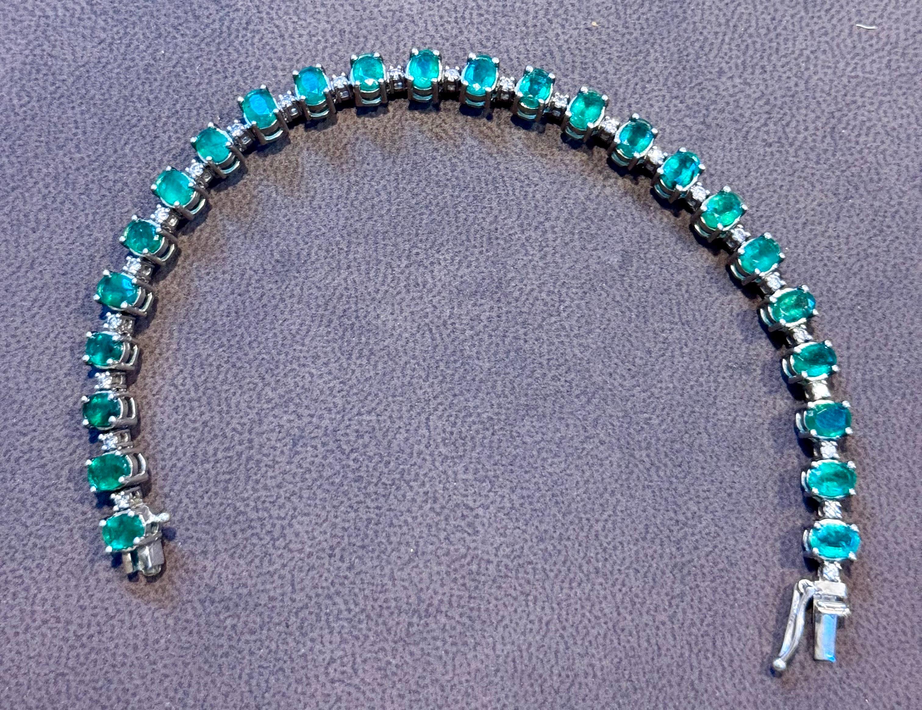 12 Carat Natural Emerald & Diamond Cocktail Tennis Bracelet 14 Karat White gold In Excellent Condition For Sale In New York, NY