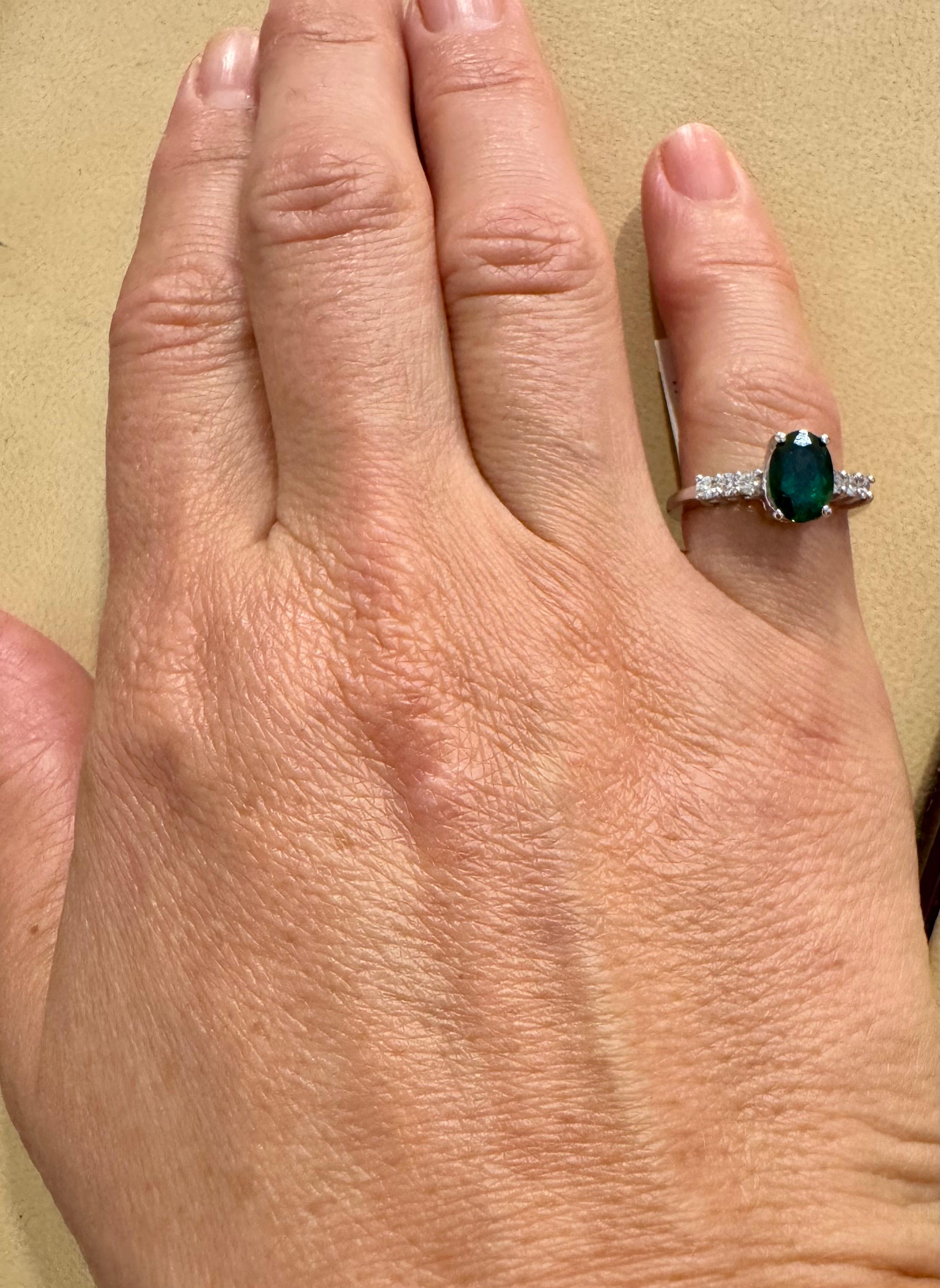 Tourmaline verte ovale naturelle de 1,2 carat + diamant  Bague en or jaune 14 carats en vente 11