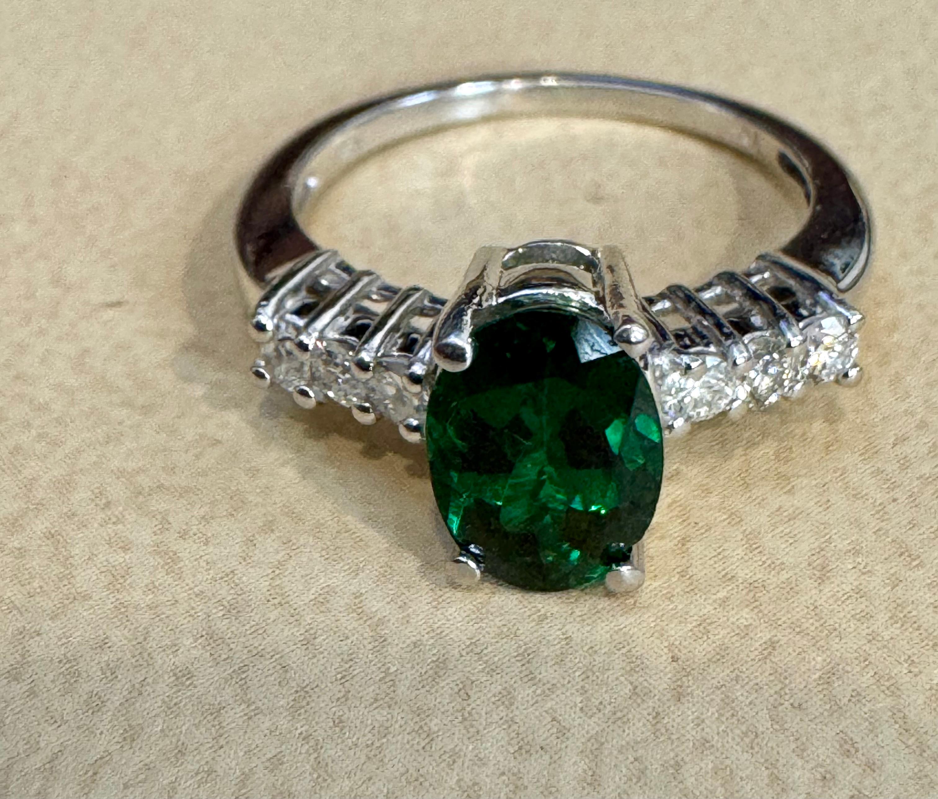 Tourmaline verte ovale naturelle de 1,2 carat + diamant  Bague en or jaune 14 carats en vente 4