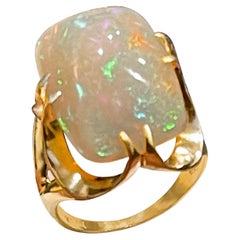 12 Carat Oval Shape Opal Cocktail Ring 14 Karat Yellow Gold, Estate