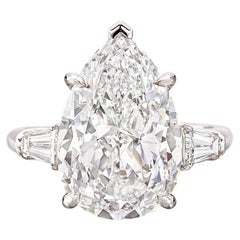 12 Carat Pear Statement Brilliant White / J color VS 14K Gold Iconic Presence