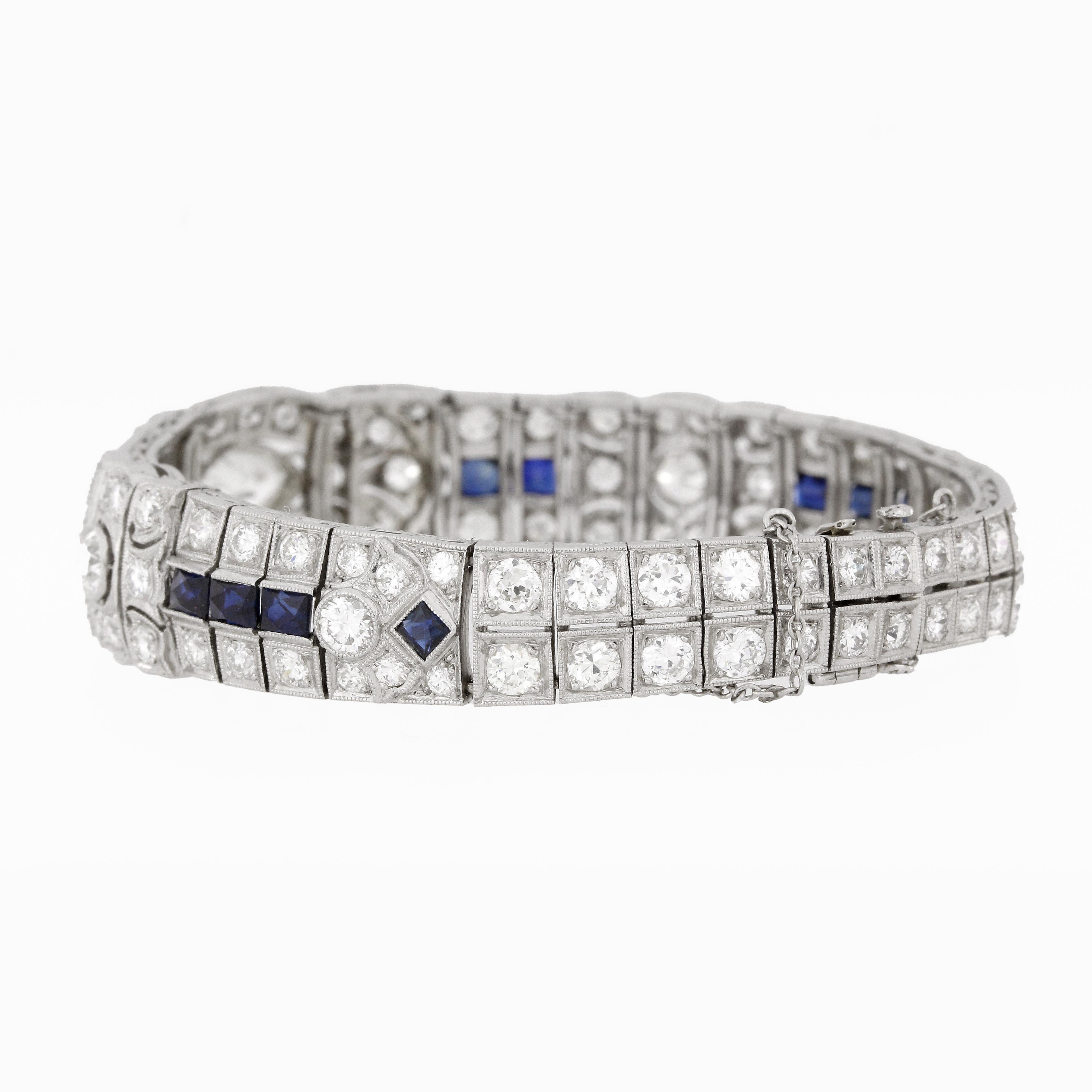 12 Carat Platinum Art Deco Diamond Sapphire Bracelet In Good Condition For Sale In Berlin, DE