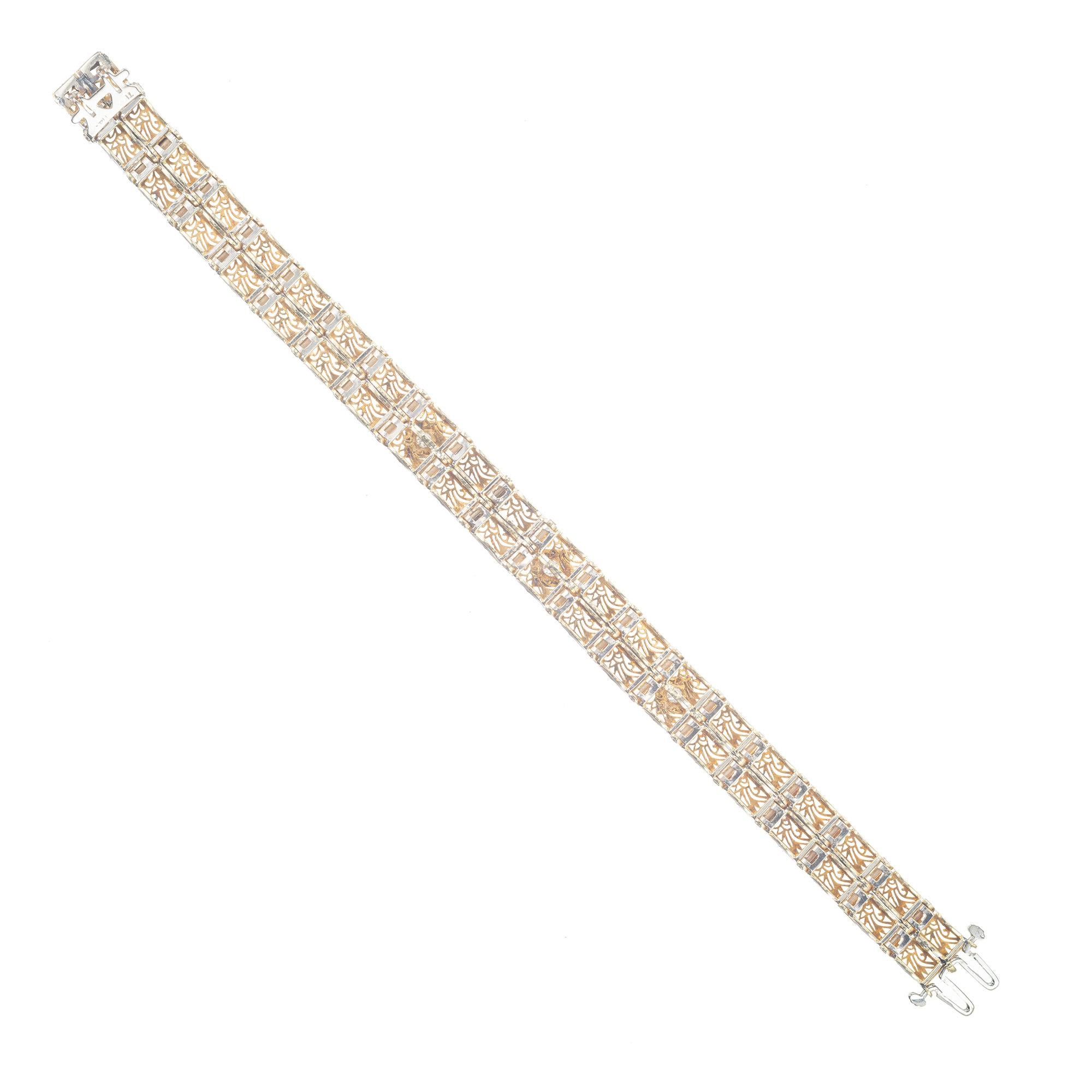 Taille ronde .12 Carat Round Diamond White Gold Art Deco Filigree Bracelet  en vente