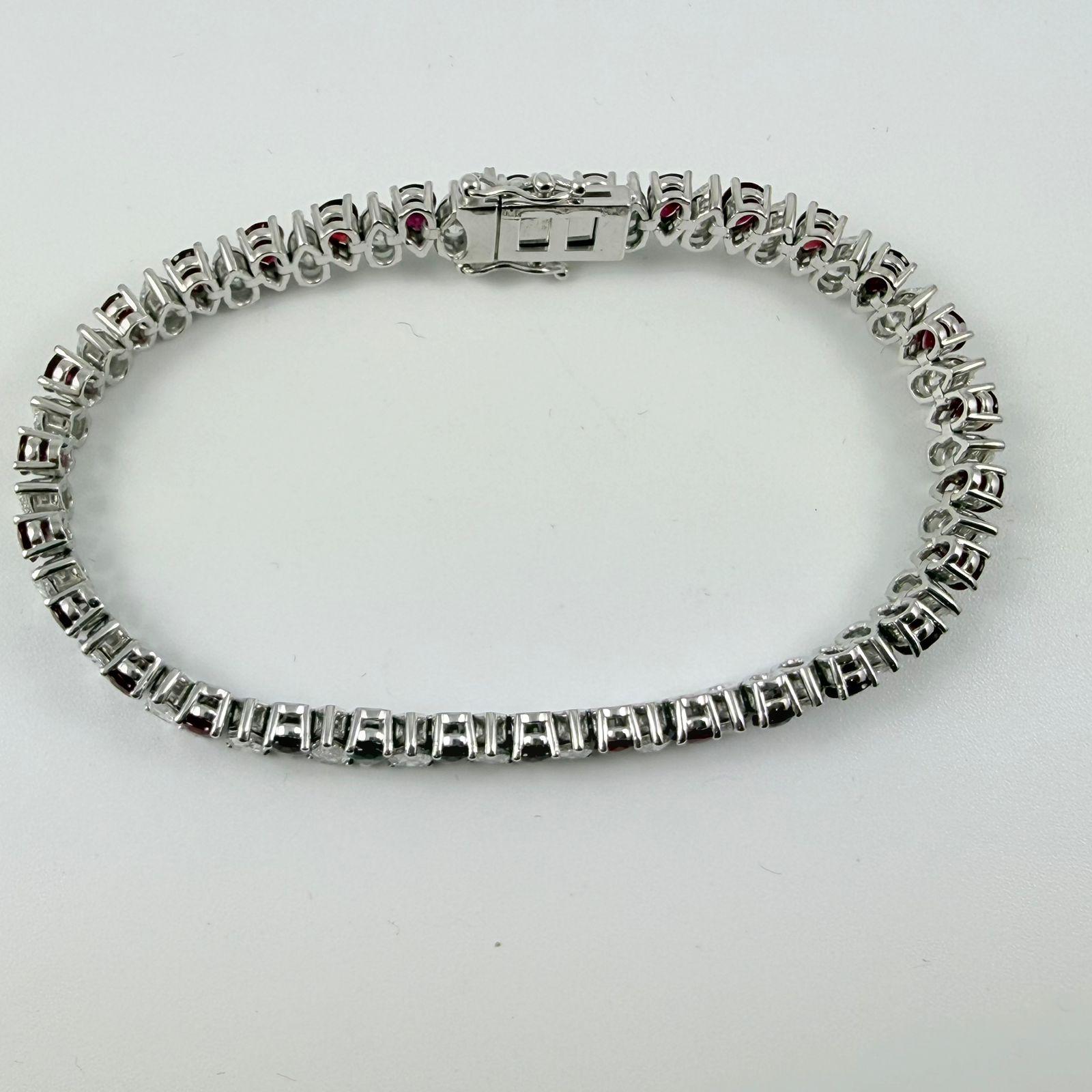 Pulsera de tenis en forma de pera con rubíes y diamantes de 12 quilates en oro blanco de 14 quilates Corte pera en venta
