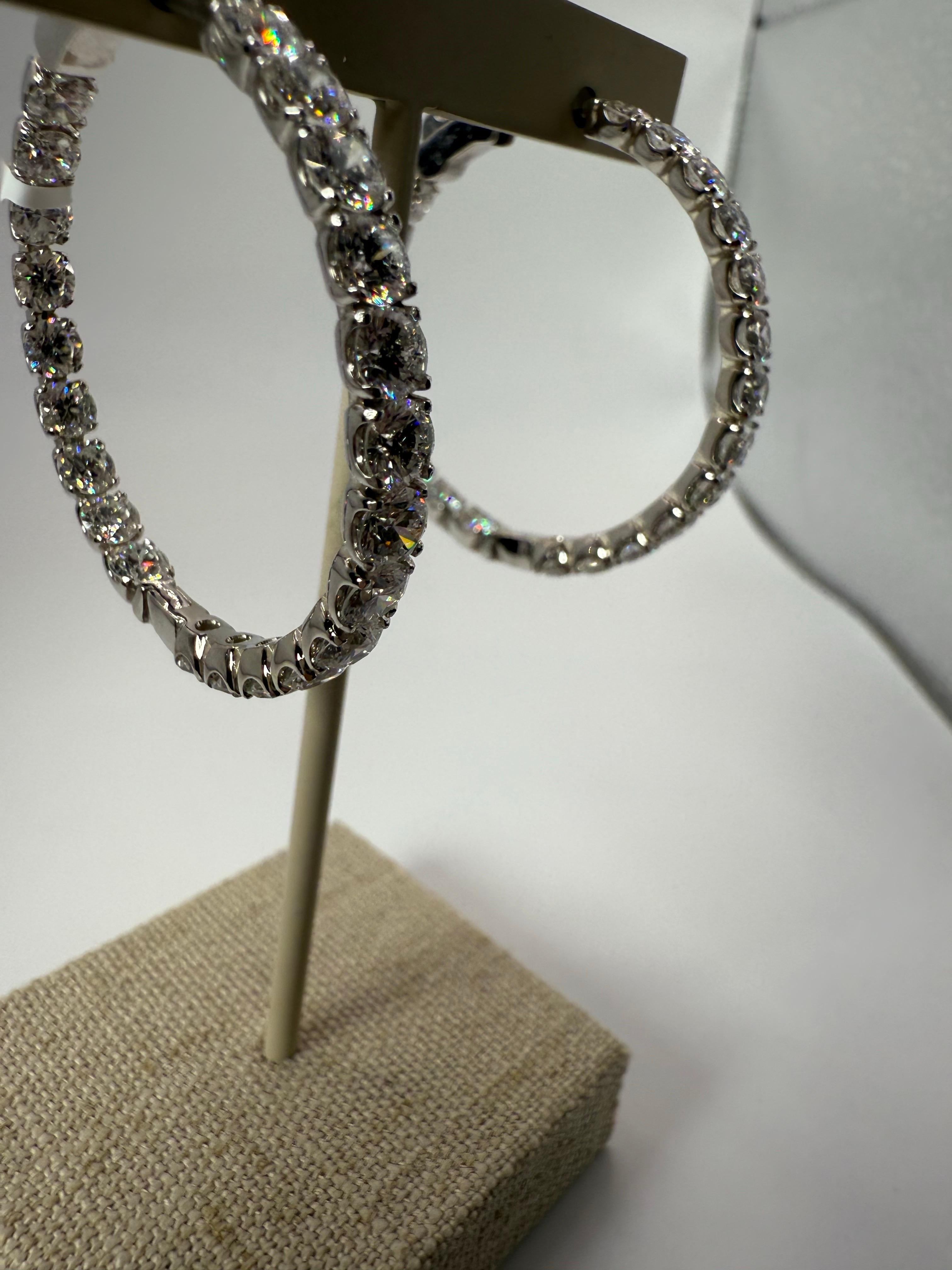 Taglio brillante Orecchini a cerchio con diamanti da 12 carati in oro 14KT in vendita