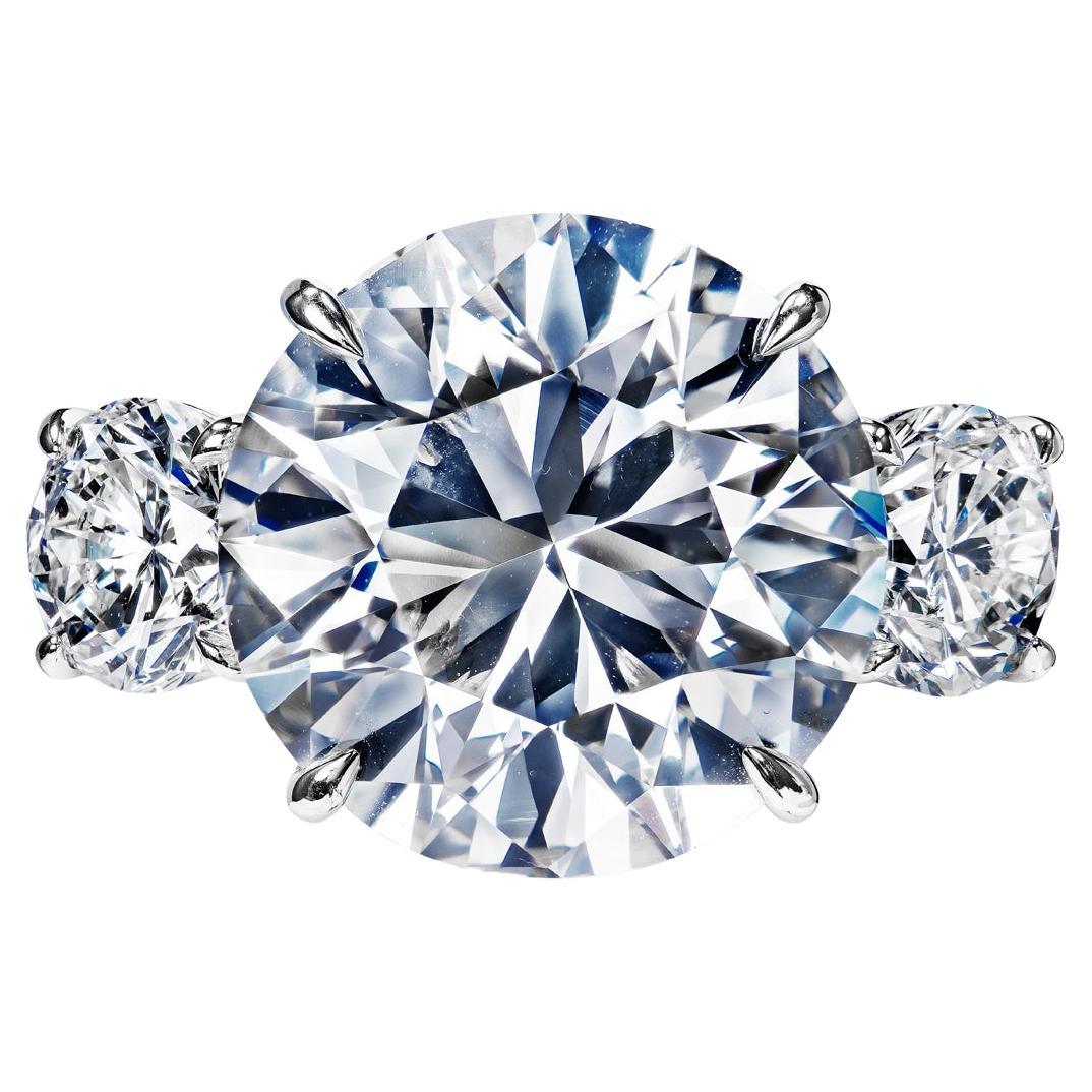 12 Carats Round Brilliant Diamond Engagement Ring Certified I VVS1 IGI Report For Sale