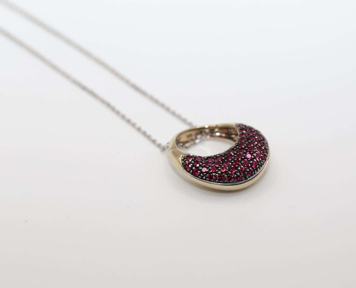 Pendentif bague transformable en chaîne en or 18 carats avec rubis de 1,2 carats, 1990 Bon état - En vente à Herzelia, Tel Aviv