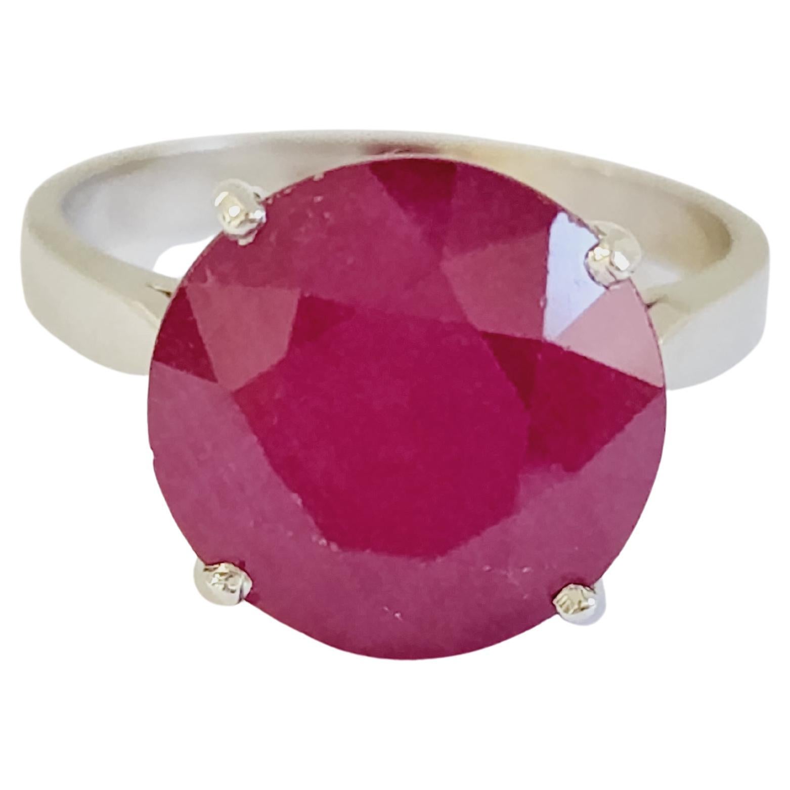 12.02 Carats Ruby Round Classic White Gold Ring 14 Karat For Sale