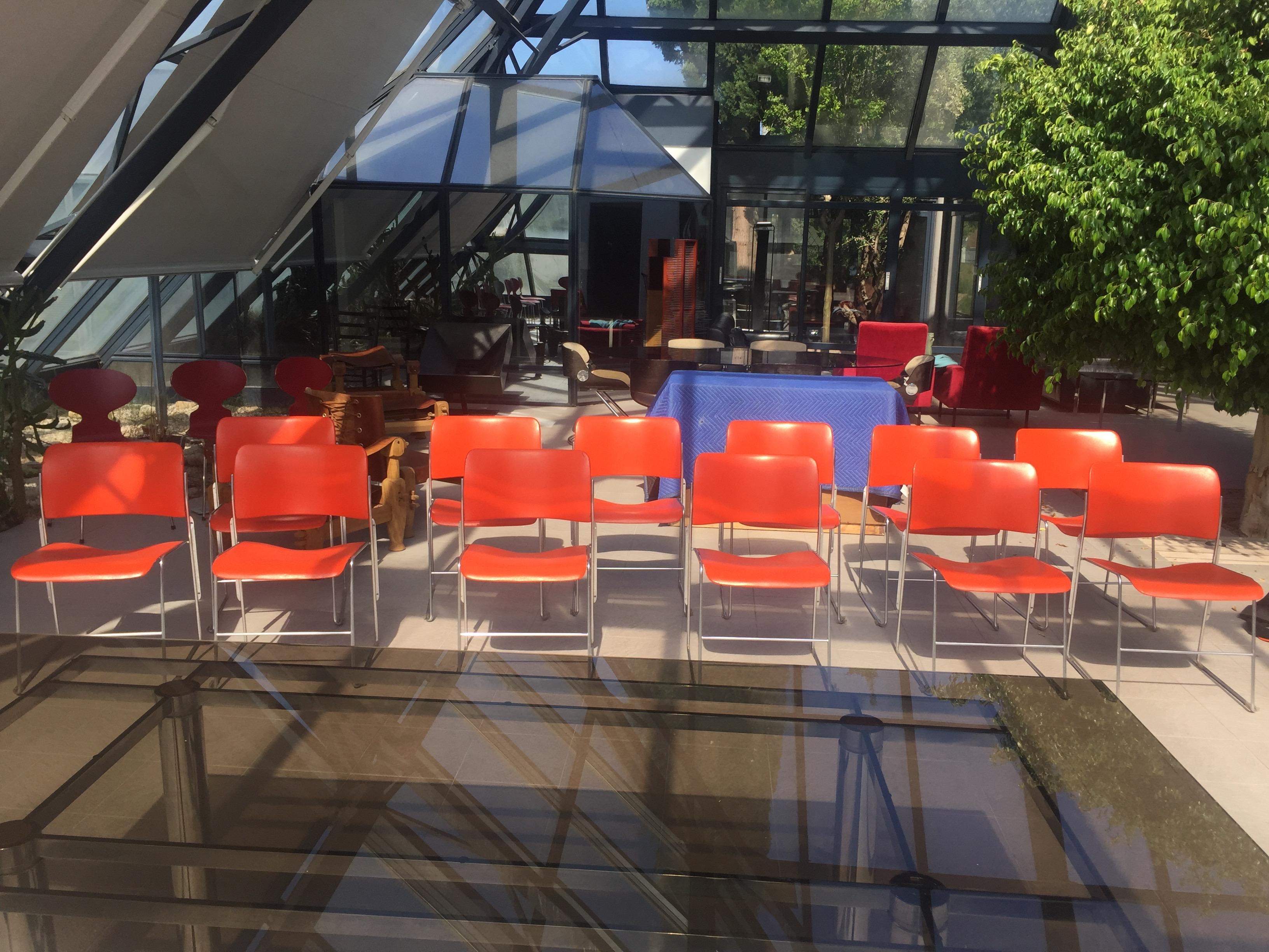 Rare suite 12 chairs 40/4 by David Rowland for GF (General Fireproofing) metal, orange lacquered vintage, 1973s.