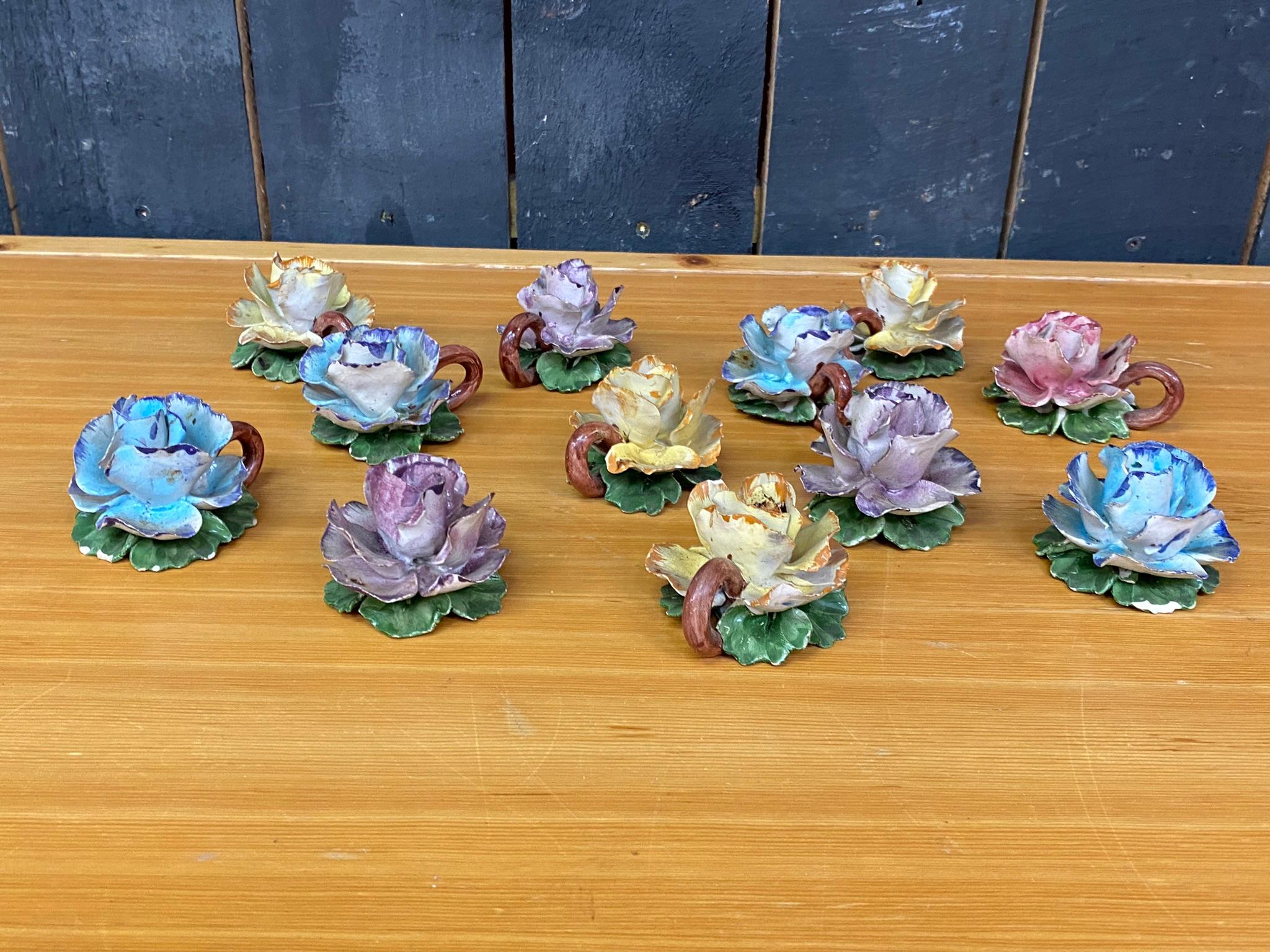 12 charmante kleine Keramik-Kerzenhalter um 1950 im Vallauris-Stil  im Angebot 5