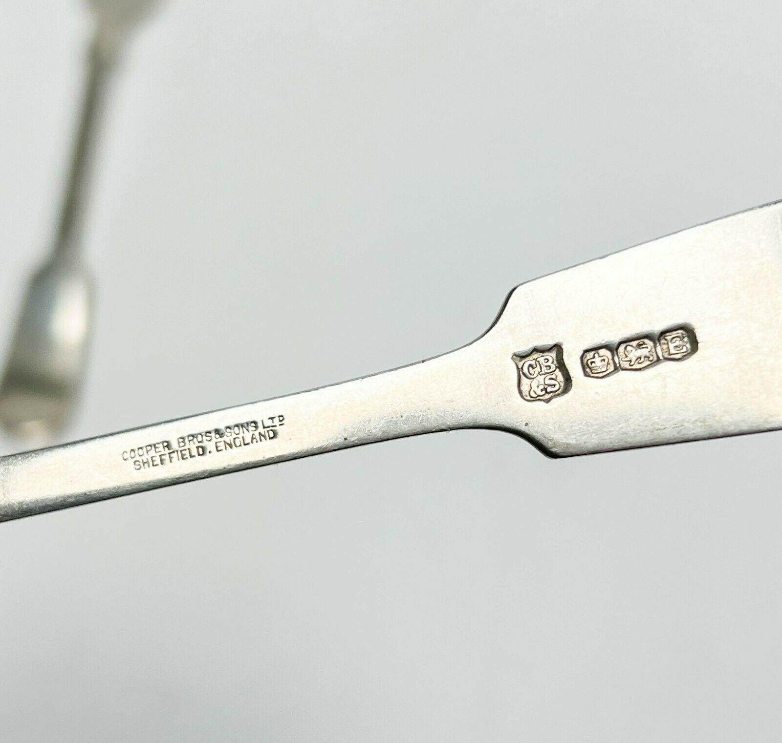 20th Century 12 Cooper & Sons Ltd English Sterling Silver Fish Forks Fiddle Pattern, 1947