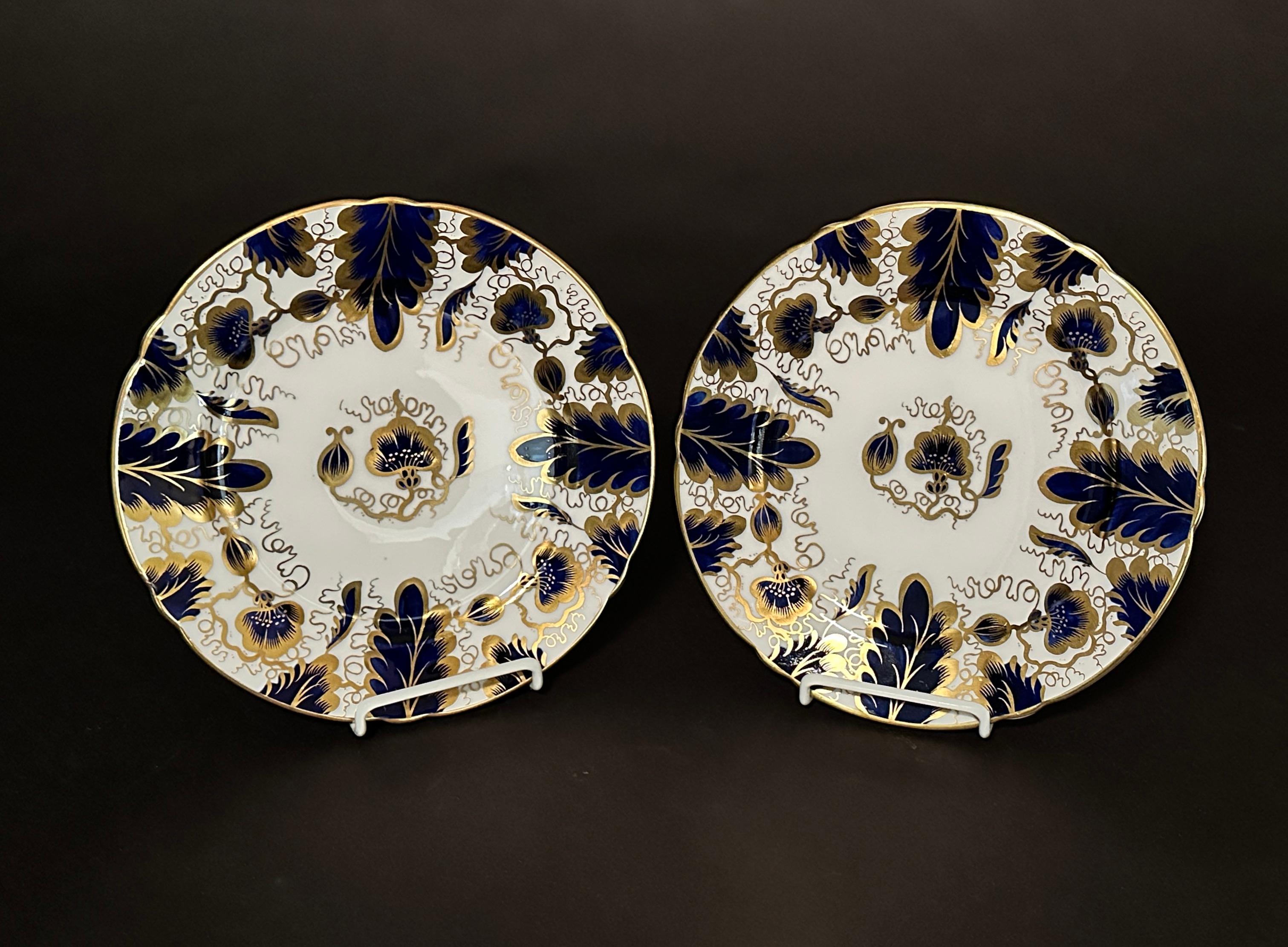 Set di 12 piatti in porcellana blu cobalto e dorata con fondo bianco, realizzati da Copeland Inghilterra per Tiffany & Co.