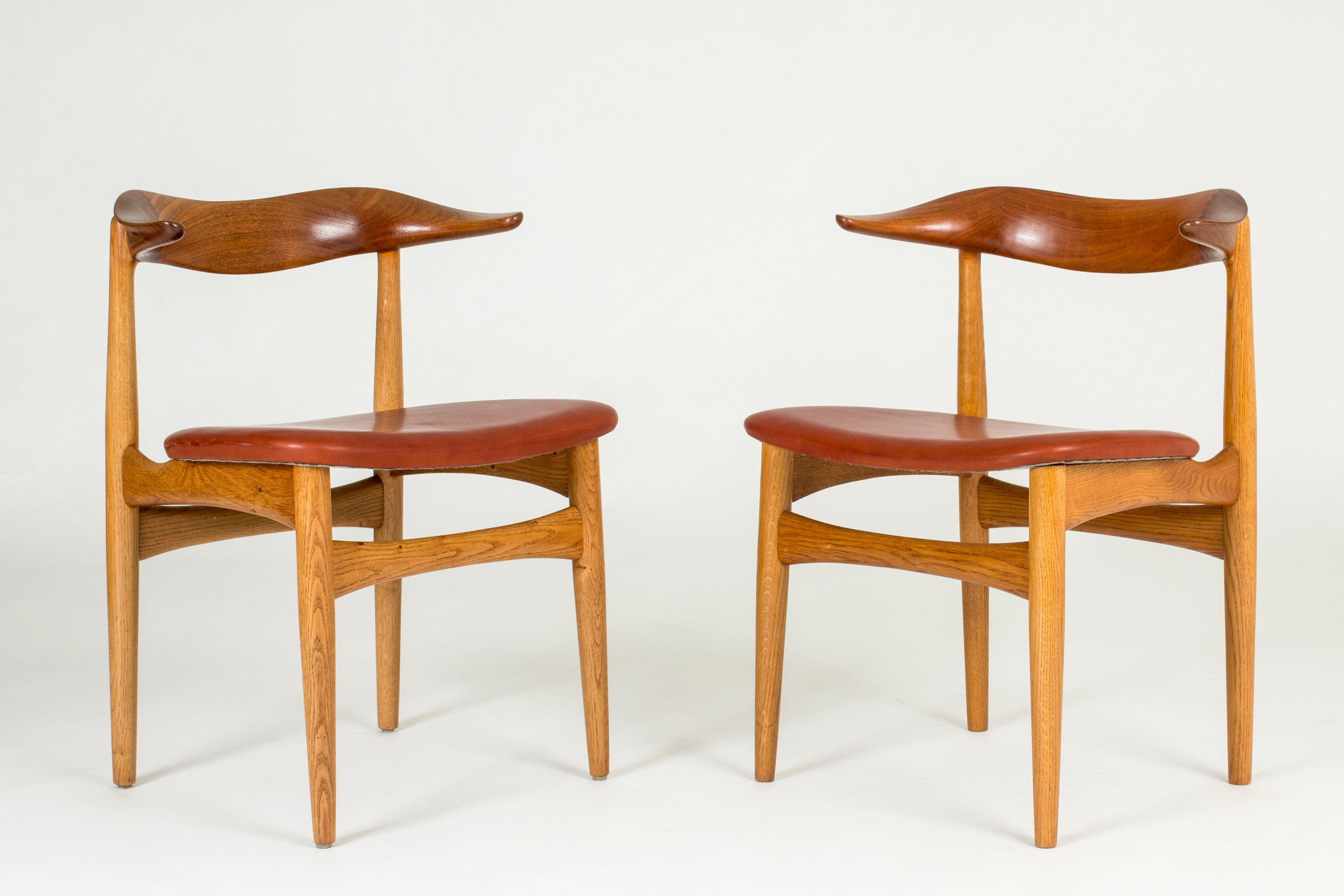 Ensemble de douze chaises de salle à manger 