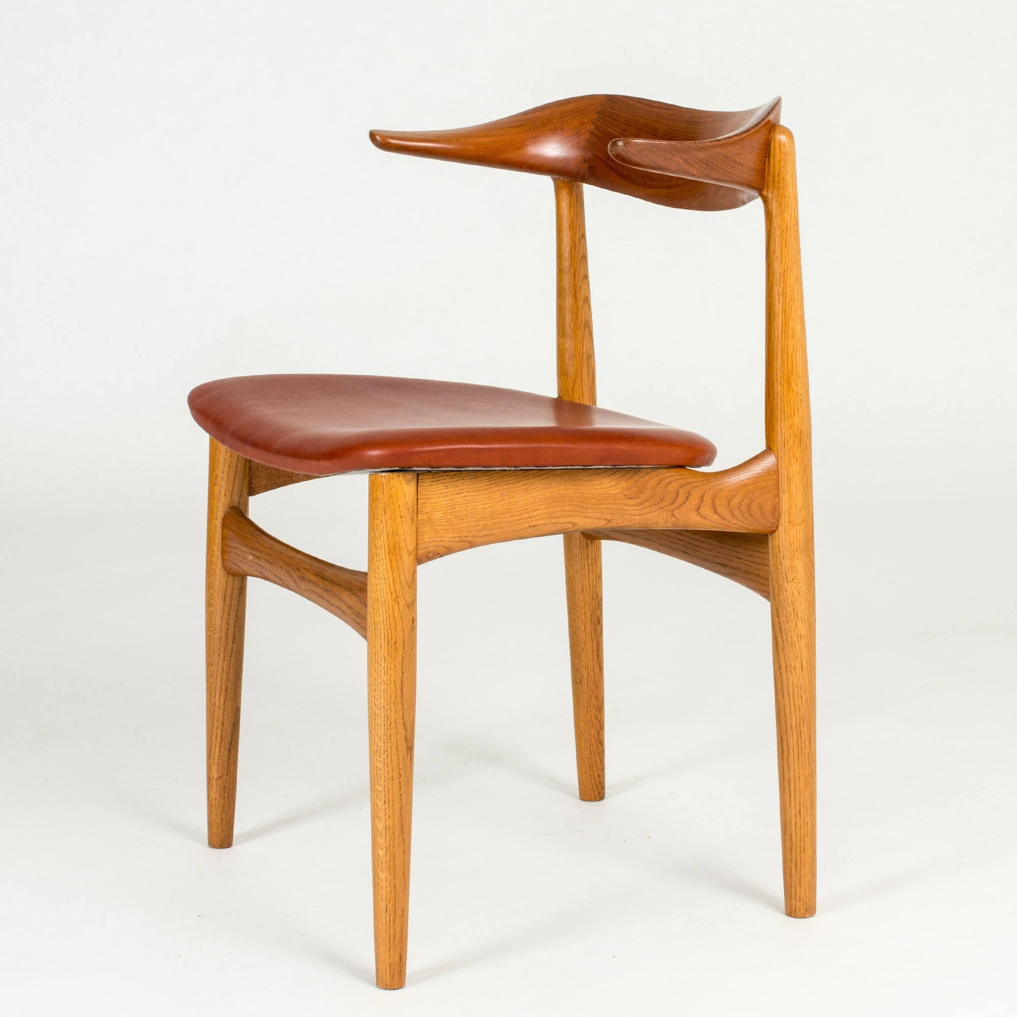 12 chaises de salle à manger 