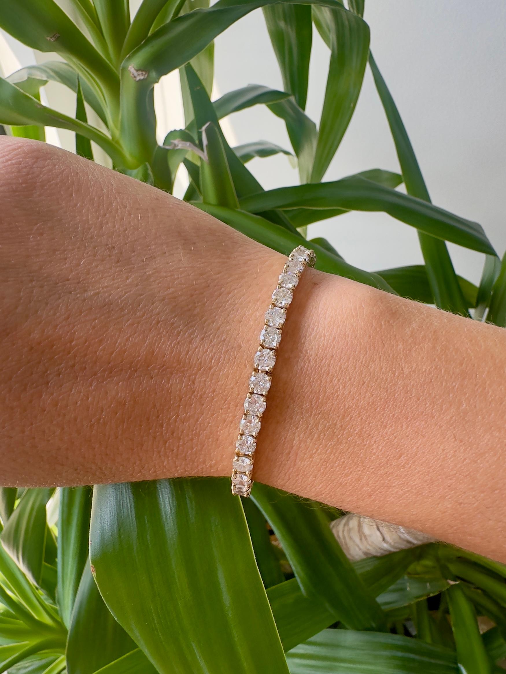 Women's or Men's 12 CT Diamond Tennis Bracelet in 14K Yellow Gold For Sale