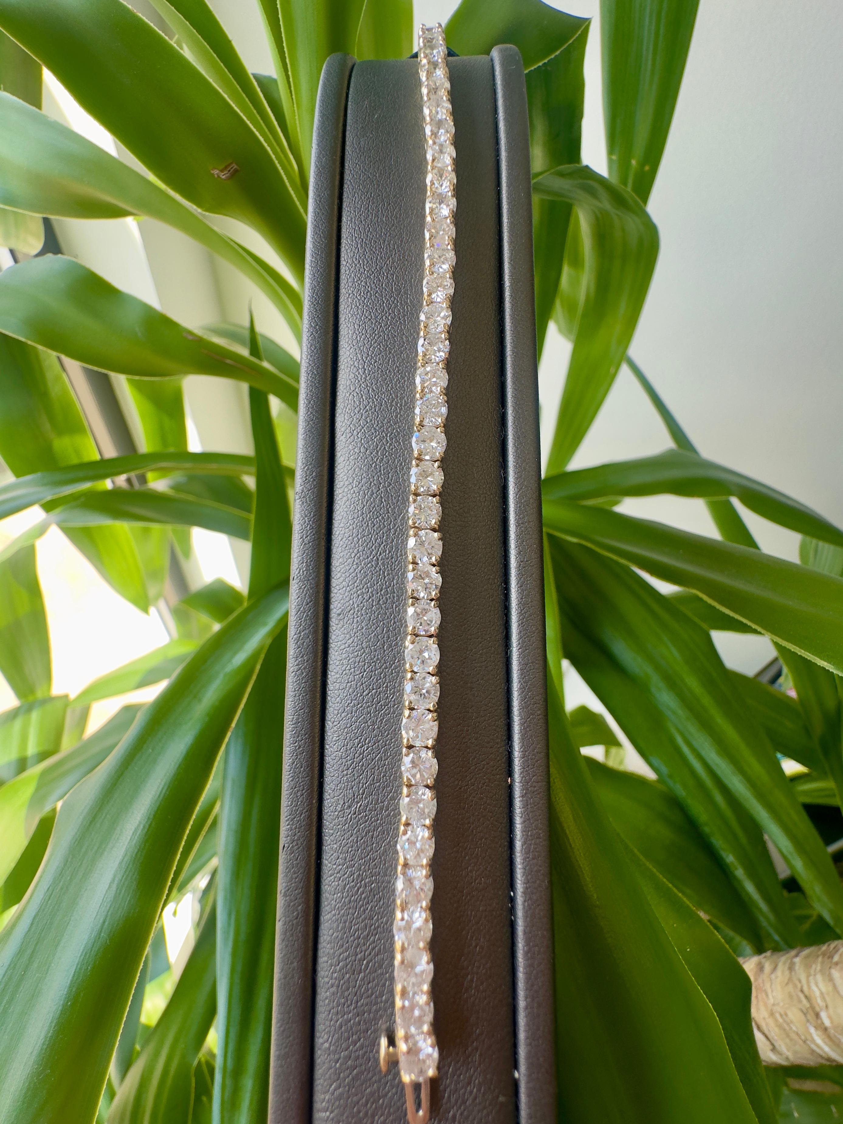 12 CT Diamond Tennis Bracelet in 14K Yellow Gold For Sale 4