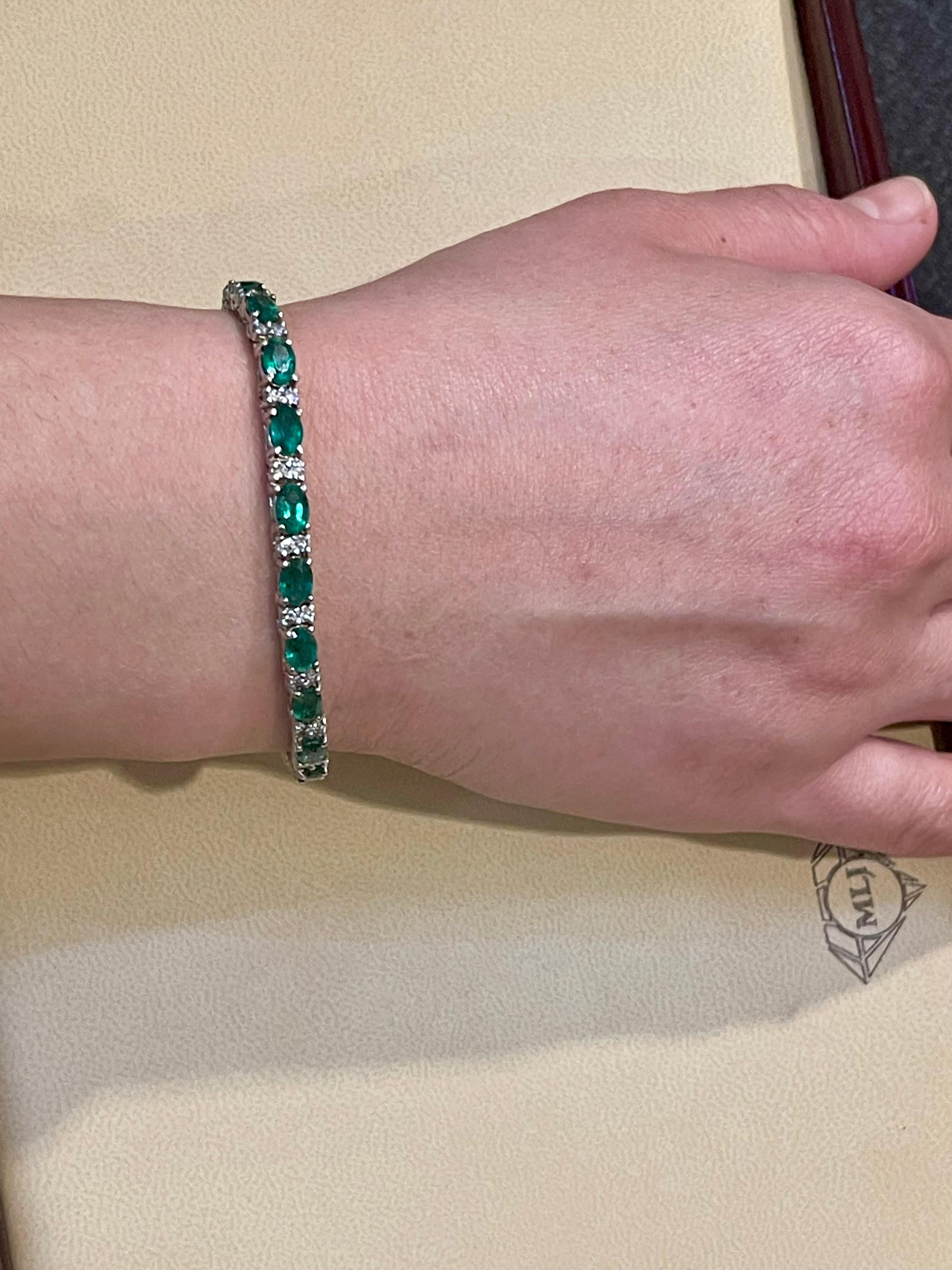 12 Quilates Esmeralda Brasileña Natural y Diamantes Brazalete de Tenis 14 Kilates BLANCO  Oro en Nuevo estado para la venta en New York, NY