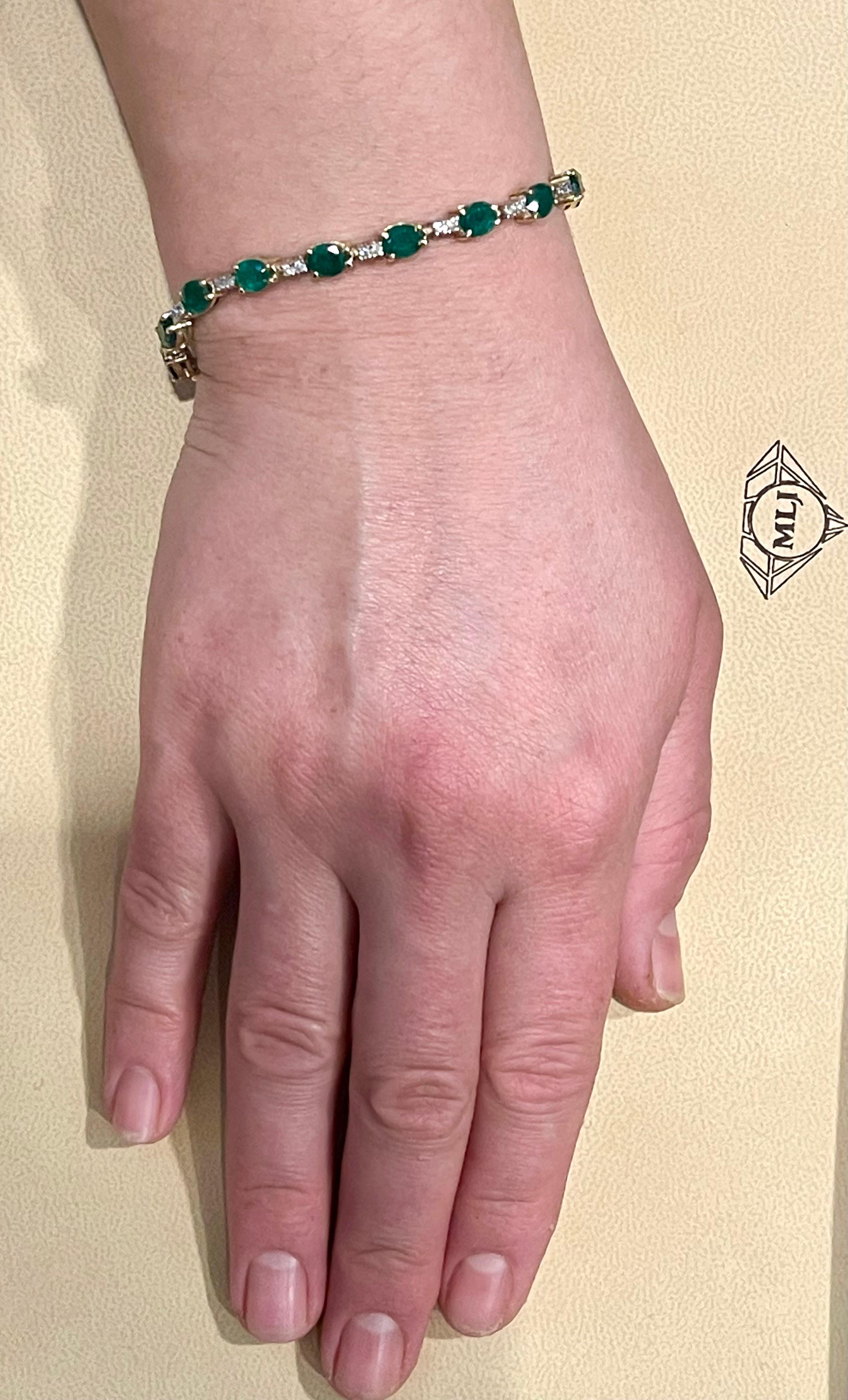 De las mujeres Esmeralda brasileña natural de 12 ct y pulsera de tenis de diamantes de oro blanco de 14 quilates en venta