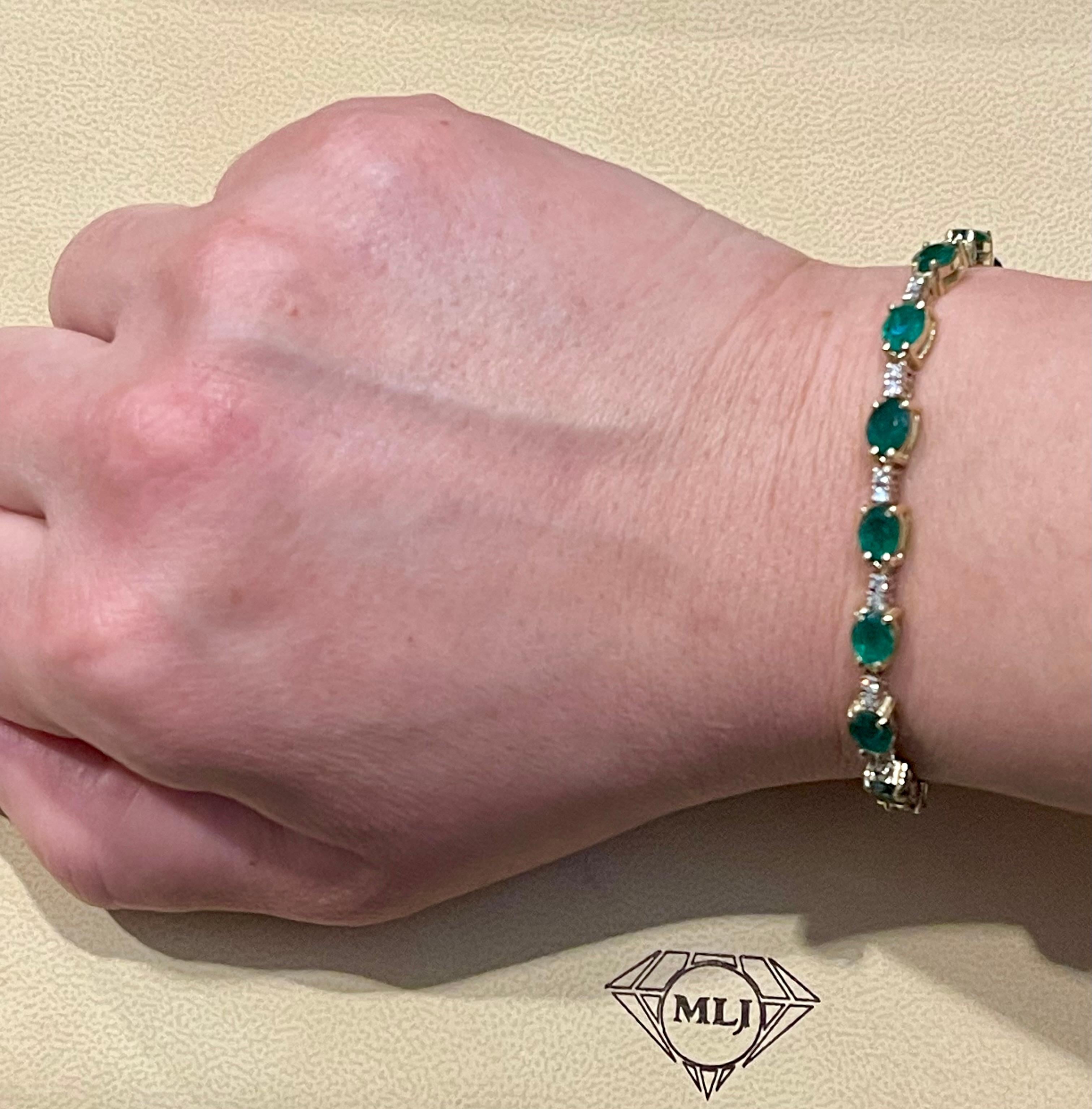 Esmeralda brasileña natural de 12 ct y pulsera de tenis de diamantes de oro blanco de 14 quilates en venta 2