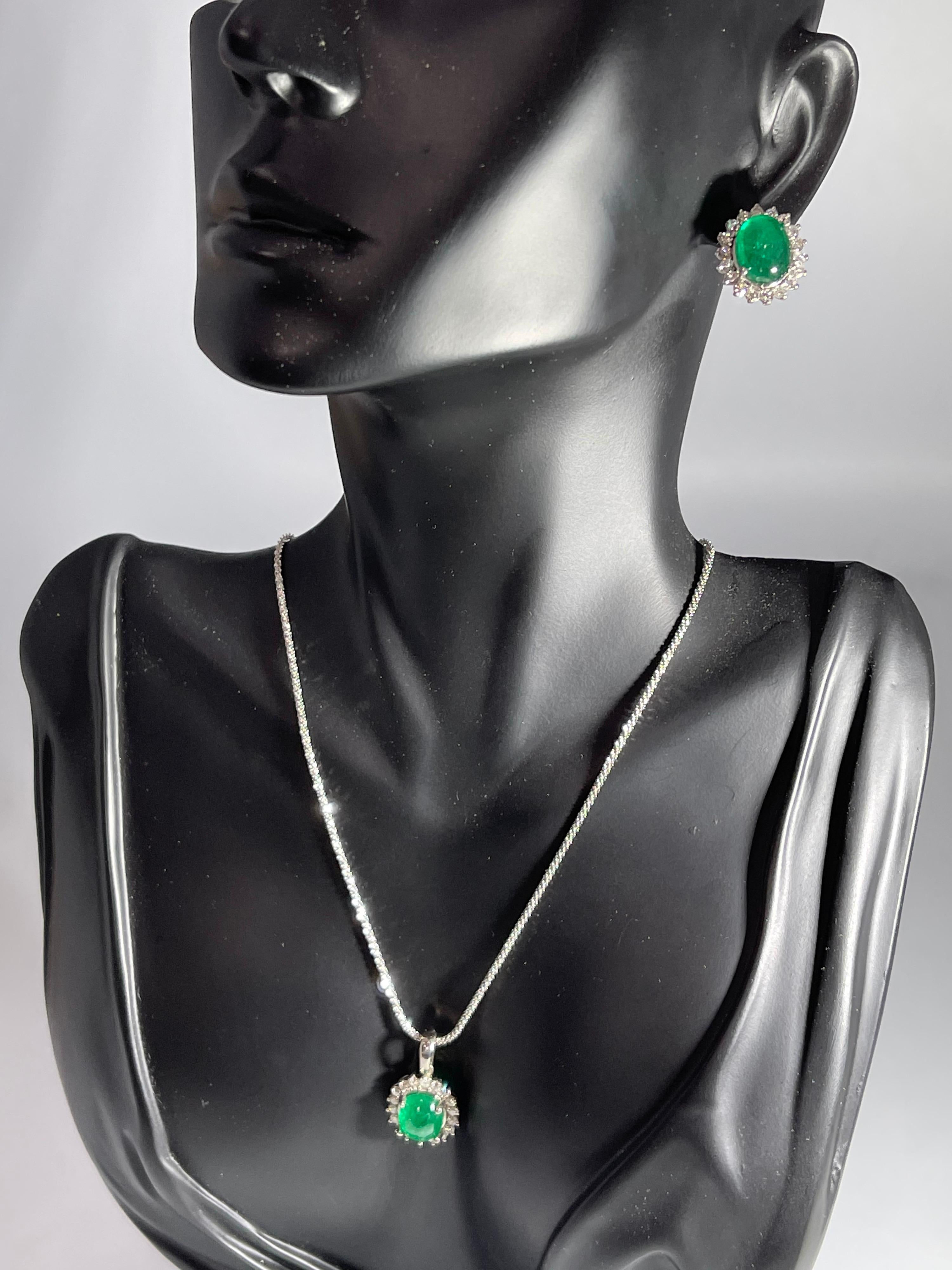 12 Ct Natural Emerald Zambia Cabochon & Diamond Stud Earring 14 Karat White Gold For Sale 7