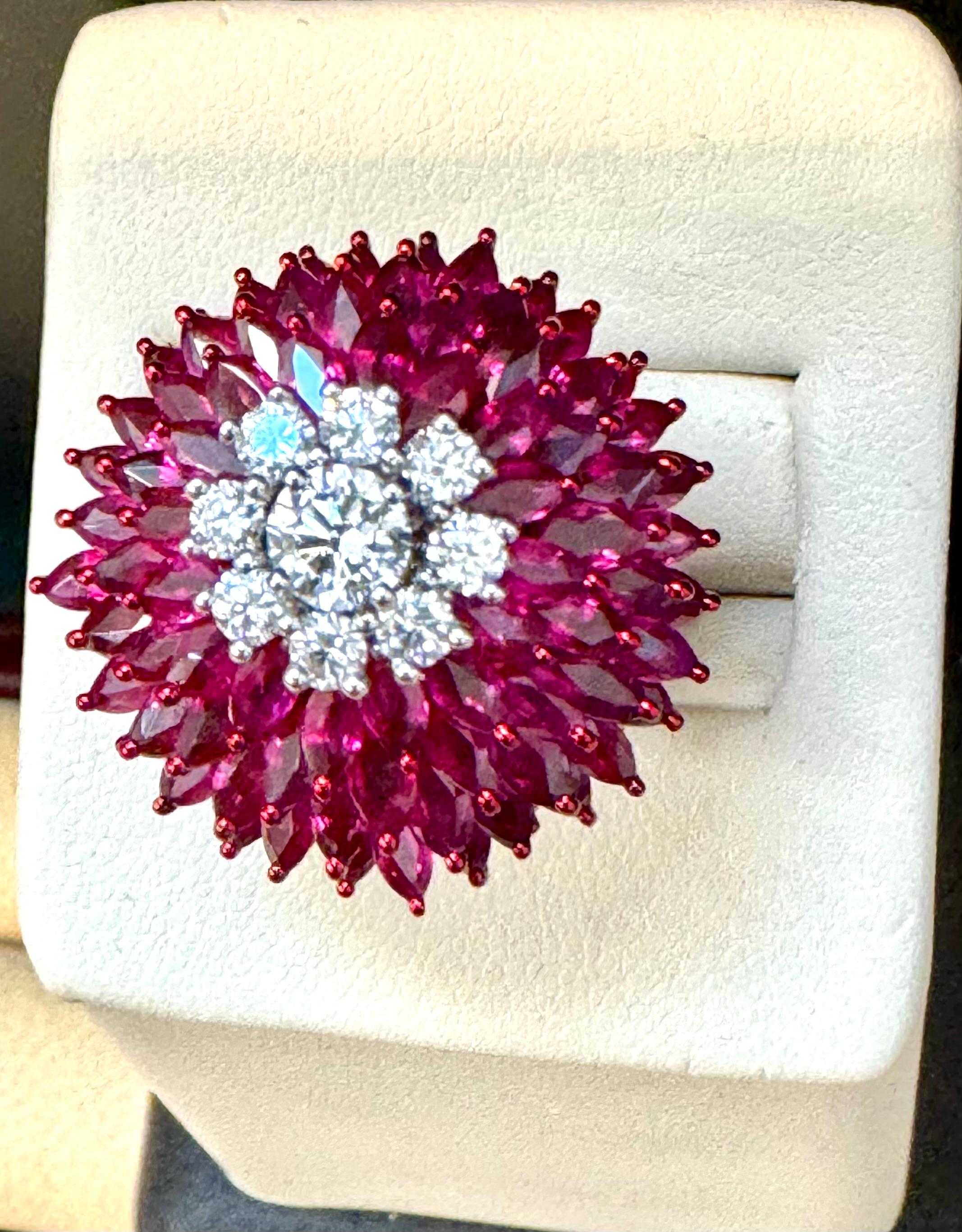 12 Ct Natural Marquis Ruby & 0.75 Ct Diamond 18 Kt White Gold Ball Ring Size 6 In Excellent Condition For Sale In New York, NY