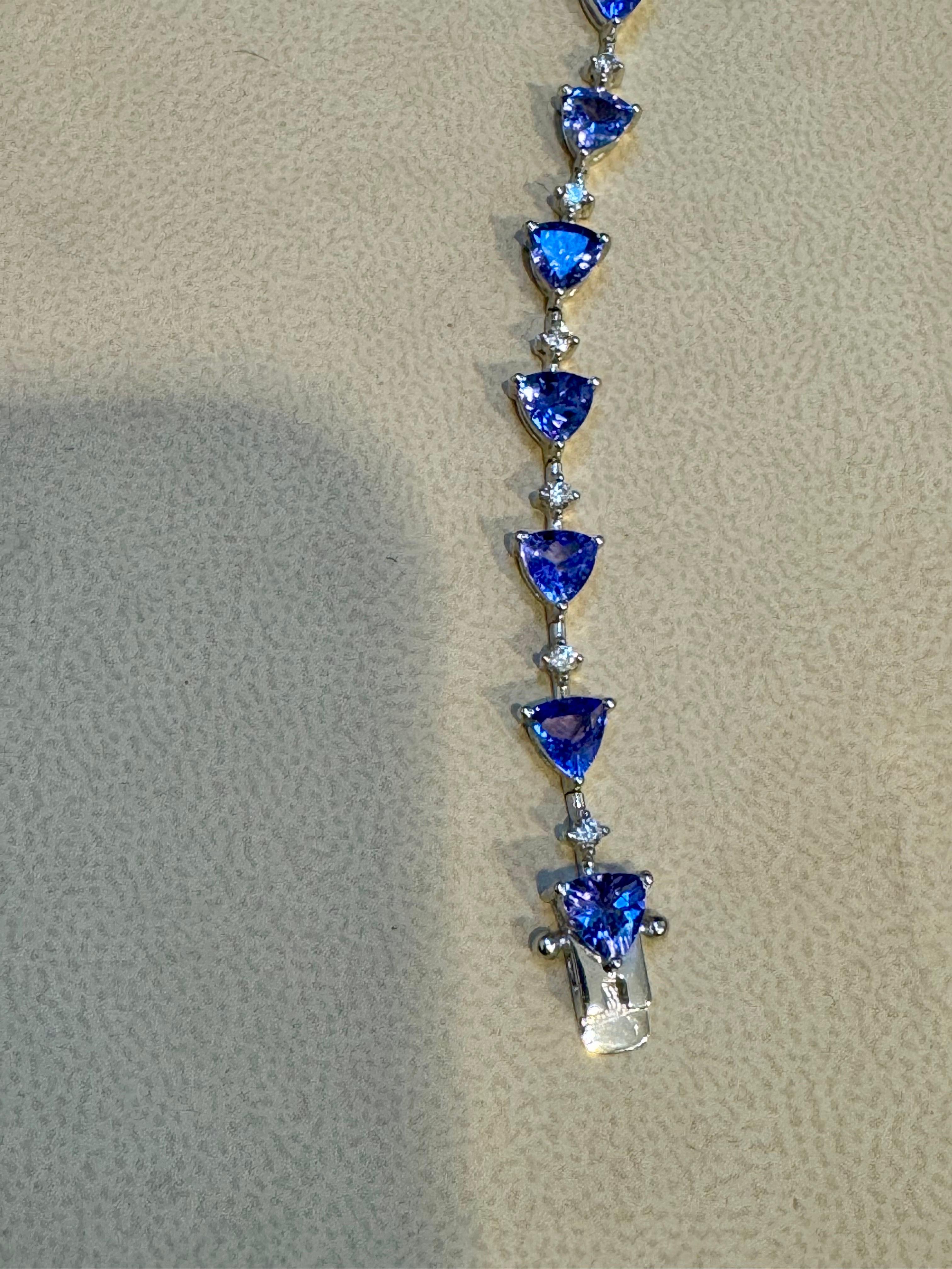 Oval Cut 12 Ct Natural Trillion Tanzanite & 0.50 Ct Diamond Tennis Bracelet 14 KW Gold For Sale