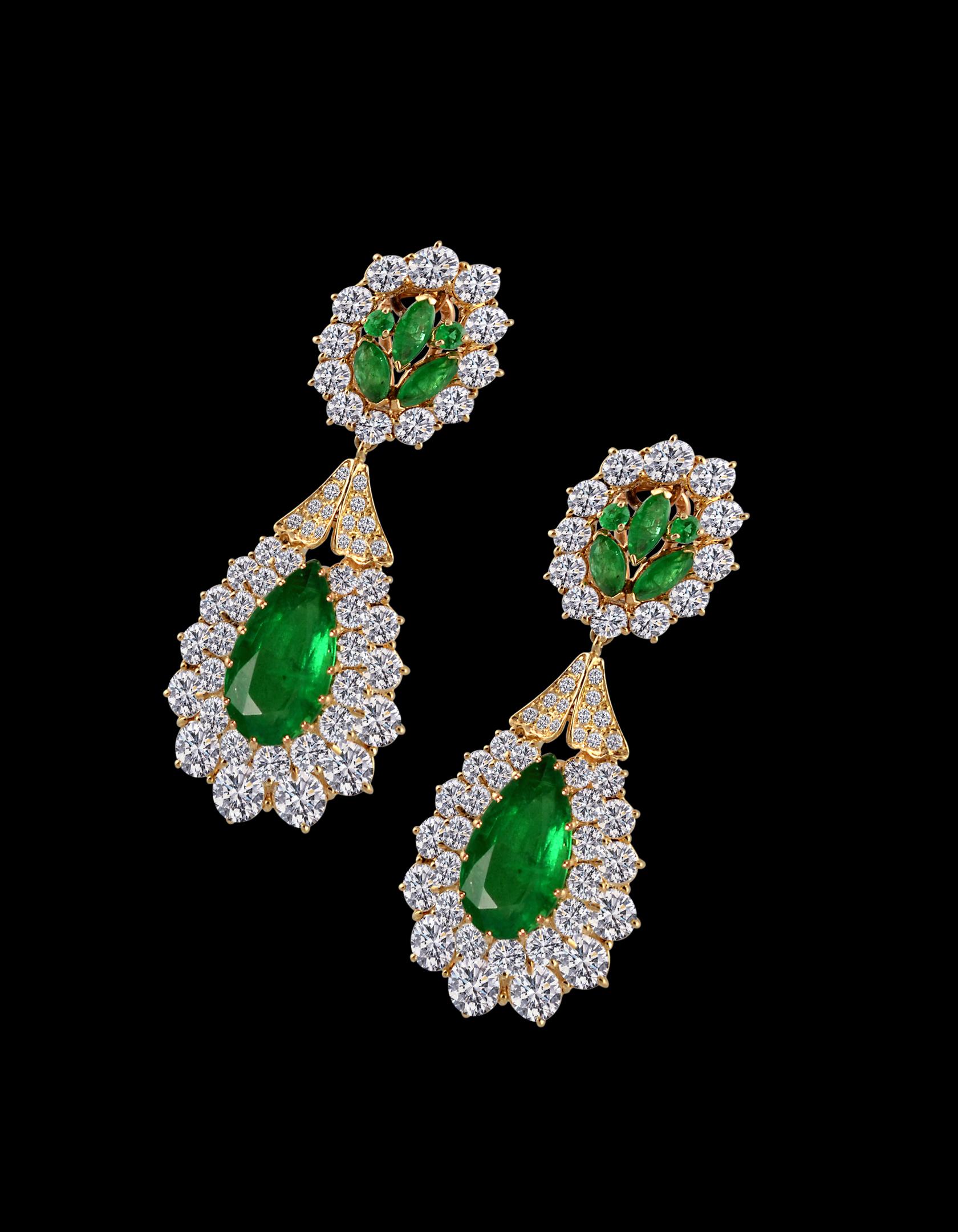 GIA Certified 12 Ct Pear Zambian Emerald & 18 Ct Diamonds Drop/Clip Earrings 18K In Excellent Condition In New York, NY