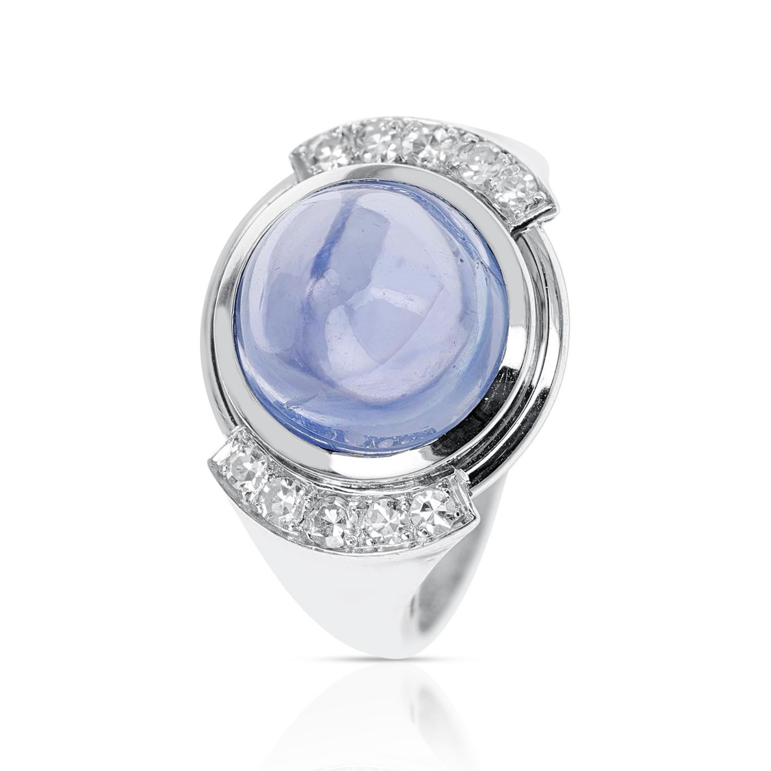 Circa 12 ct. Anello con zaffiro di Ceylon non riscaldato e diamanti con certificato di C. Dunaigre che dichiara che il cabochon proviene dallo Sri Lanka (Ceylon) e non presenta alcuna indicazione di riscaldamento. La misura dell'anello è US 8.50. Il