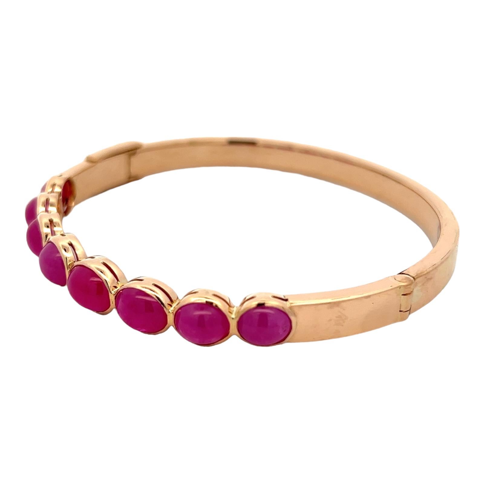 Women's 12CTW Cabochon Ruby 18 Karat Yellow Gold Hinged Vintage Bangle Bracelet