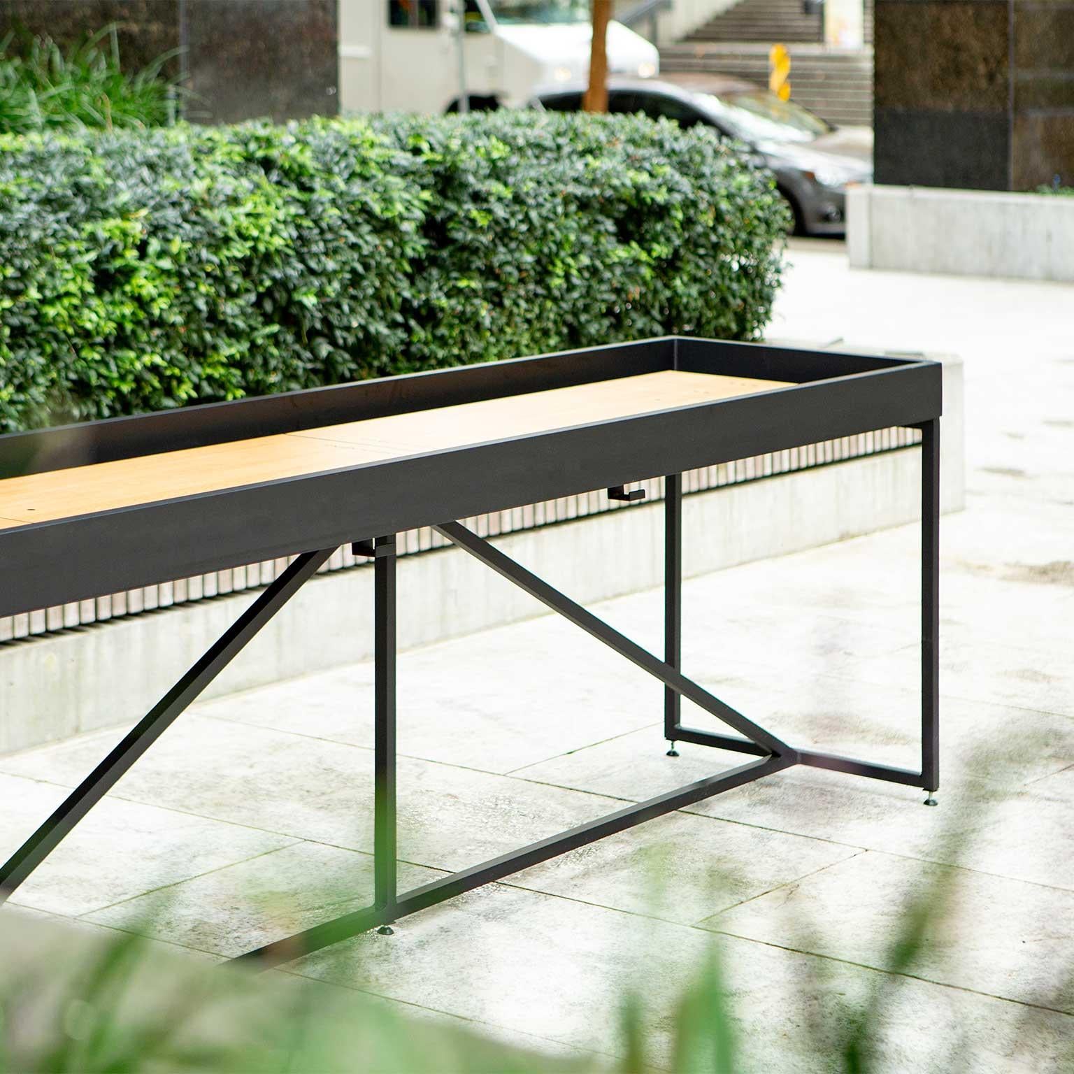 12' Anpassbarer moderner Shuffleboard-Tisch „The Break“ für den Außenbereich (Kanadisch) im Angebot