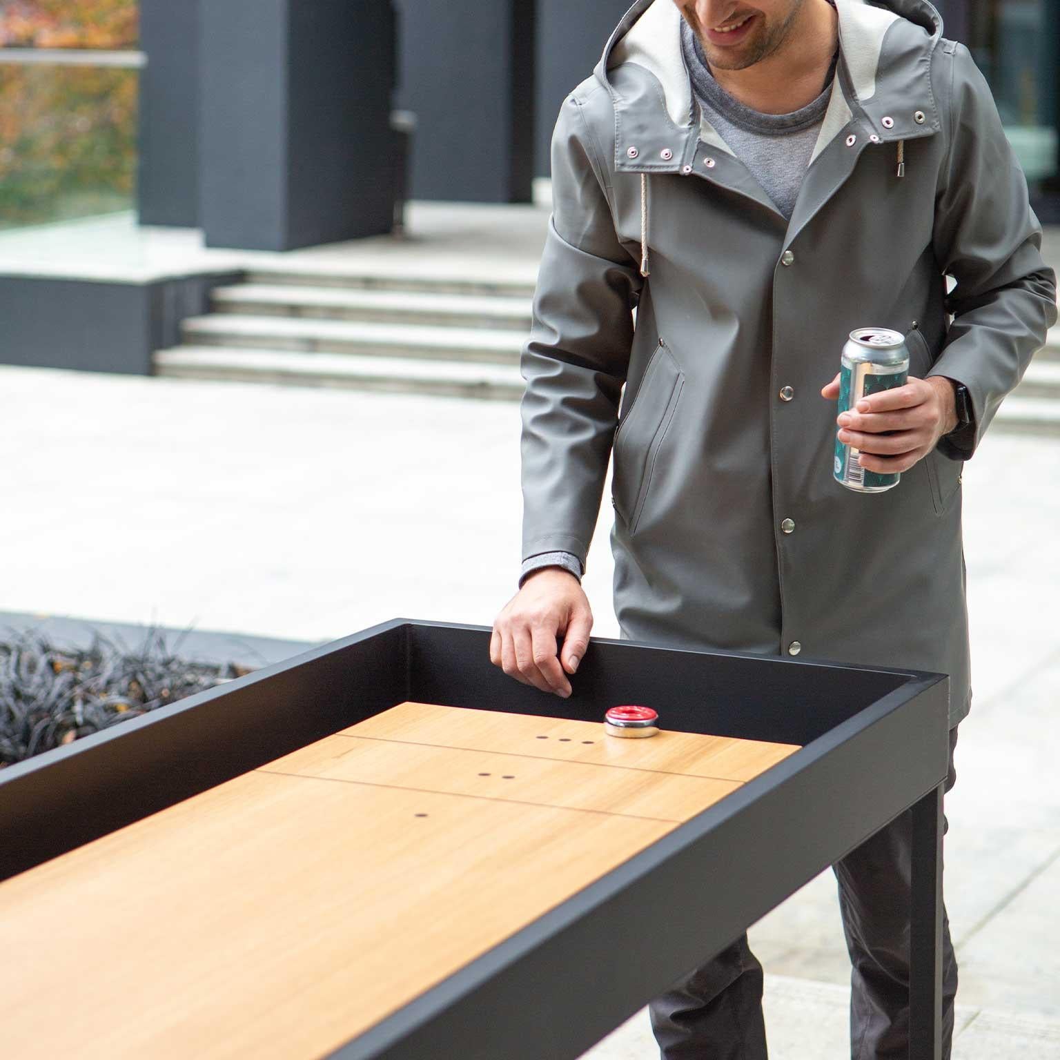 12' Anpassbarer moderner Shuffleboard-Tisch „The Break“ für den Außenbereich (Aluminium) im Angebot
