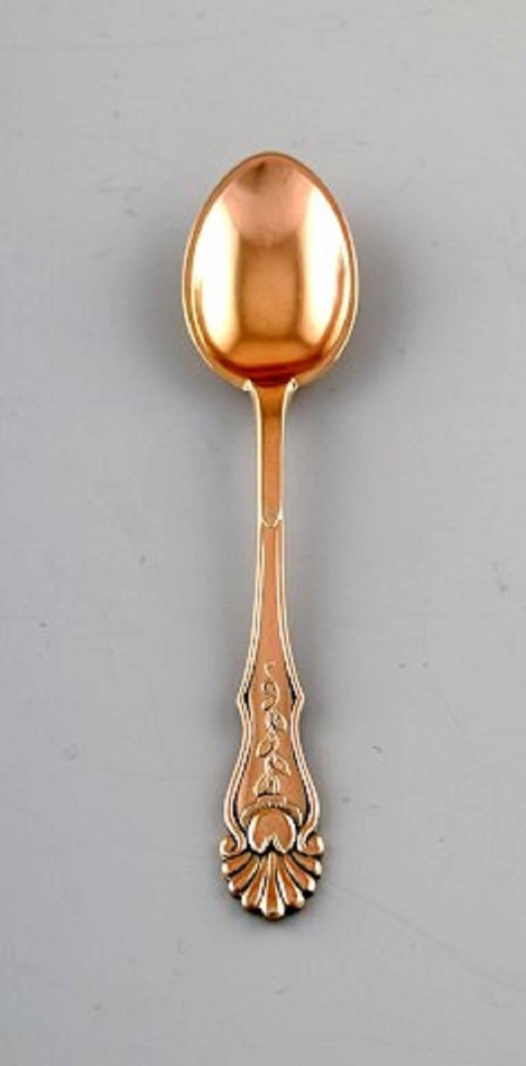 12 Danish mocha spoons in gilded silver, approximate 1930s.
In very good condition.
Marked: BH 830S
Measures: 8.5 cm.