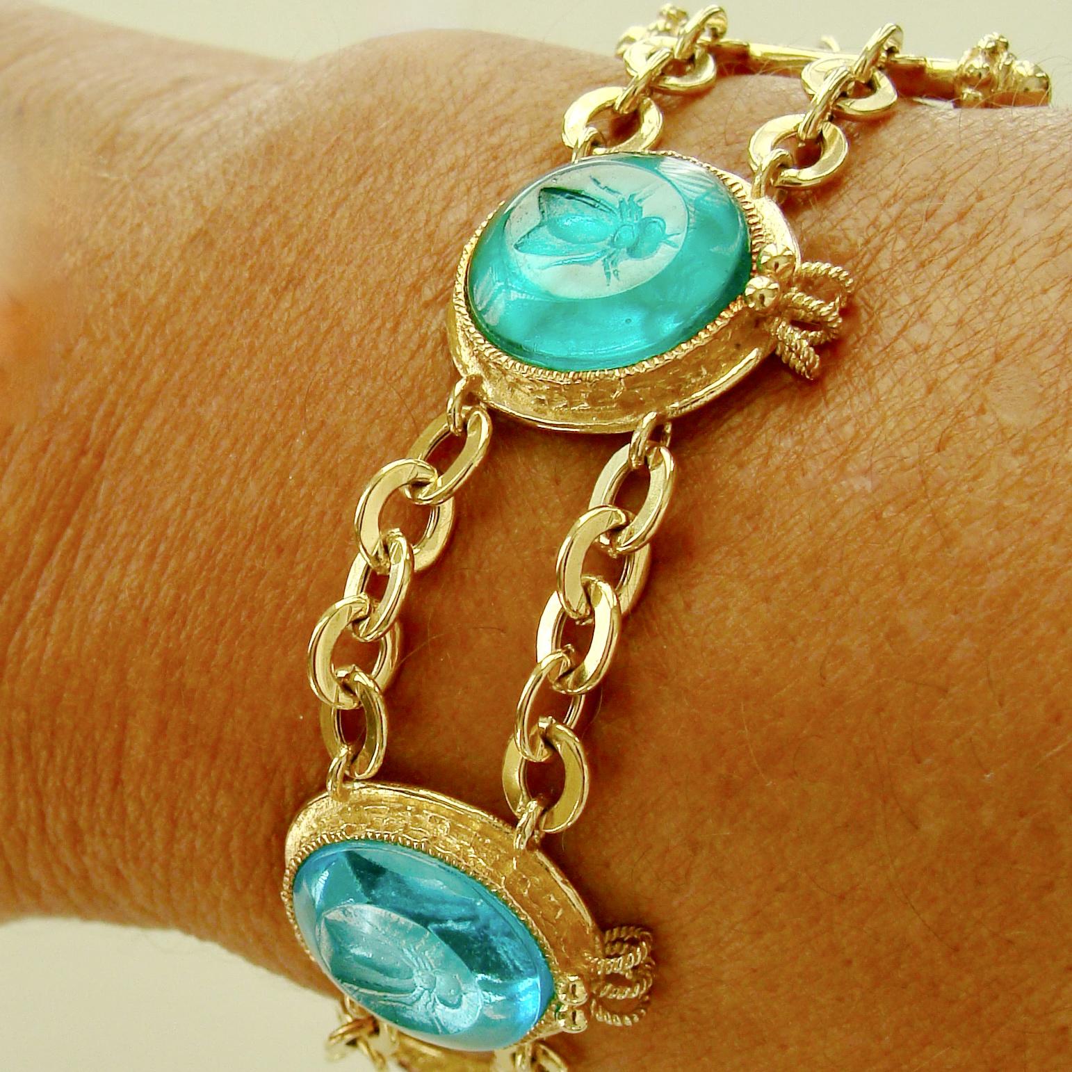 

12 Días de Navidad - Pulsera Abeja Veneciana - Pulsera Le Api

 

Originalmente 650,00  A la venta $487.00

 

Una impresionante pulsera que celebrará a la Abeja Reina de tu colmena se realza con estos intaglios pastel que muestran abejas en cada