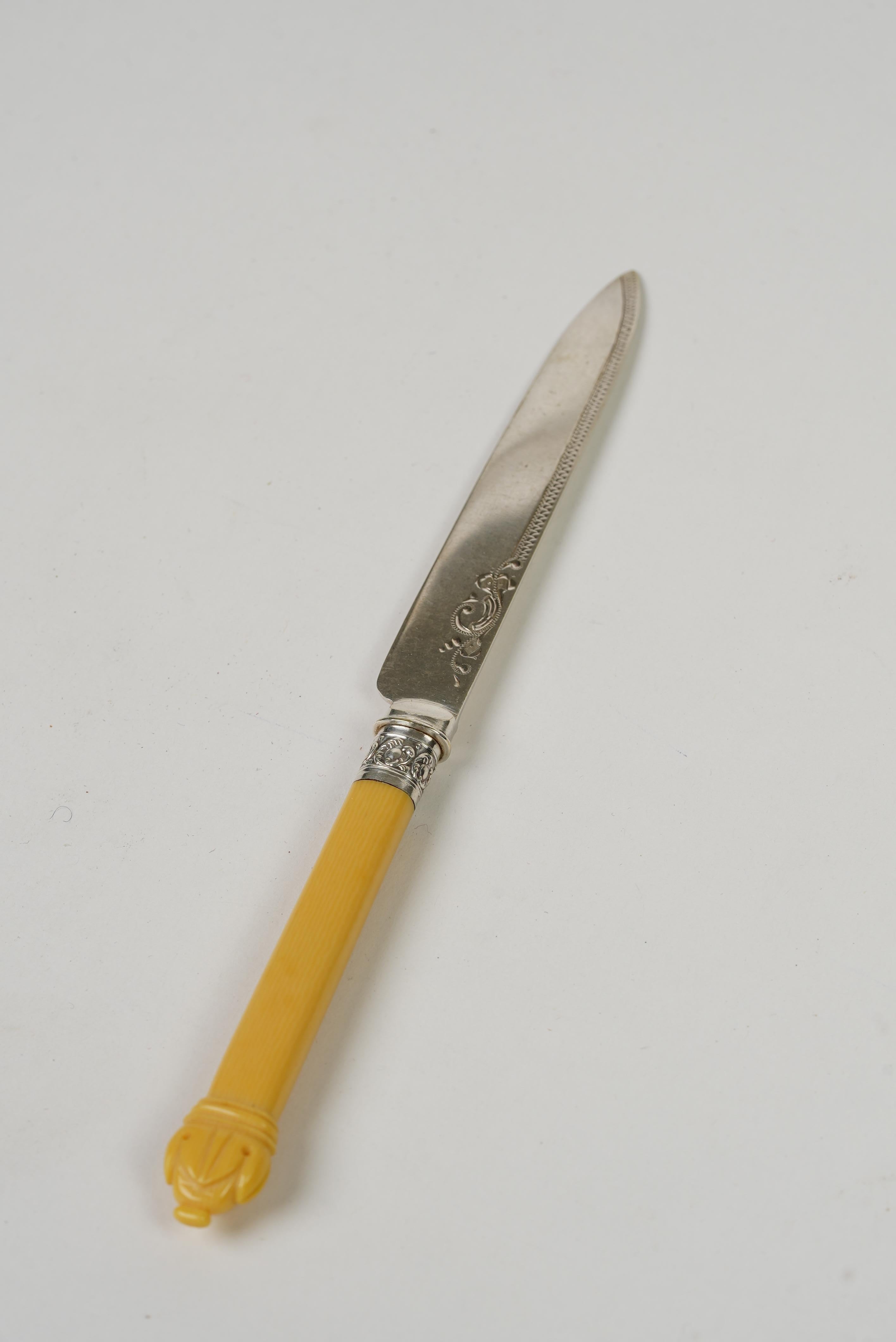 12 Dinner Forks & 12 Dinner Knives Silver Plate, Ornate Bone Handles, Circa 1910 For Sale 4