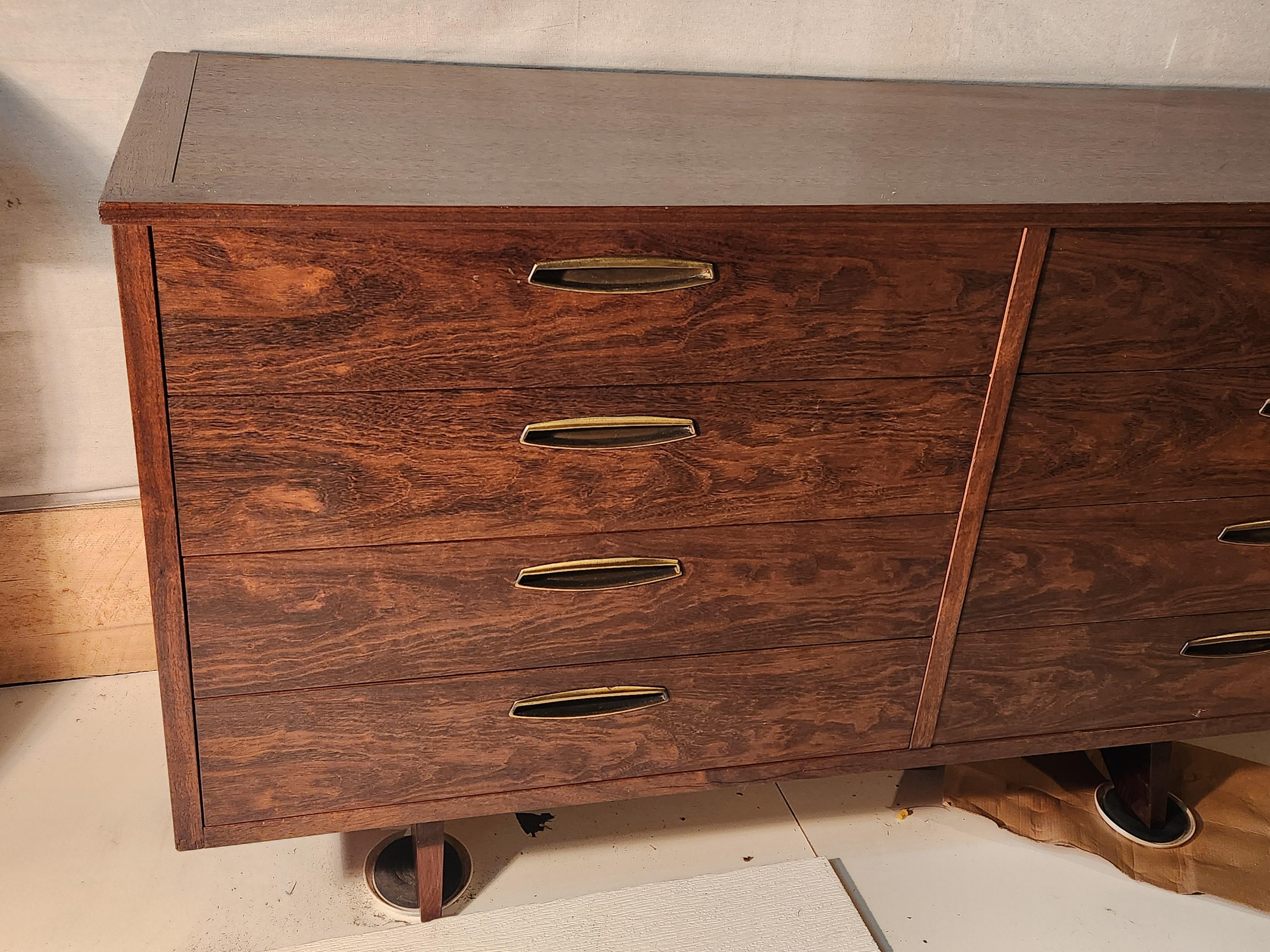 Cómoda de 12 cajones George Nakashima Orígenes Widdicomb 1959 en Bueno estado para la venta en Camden, ME