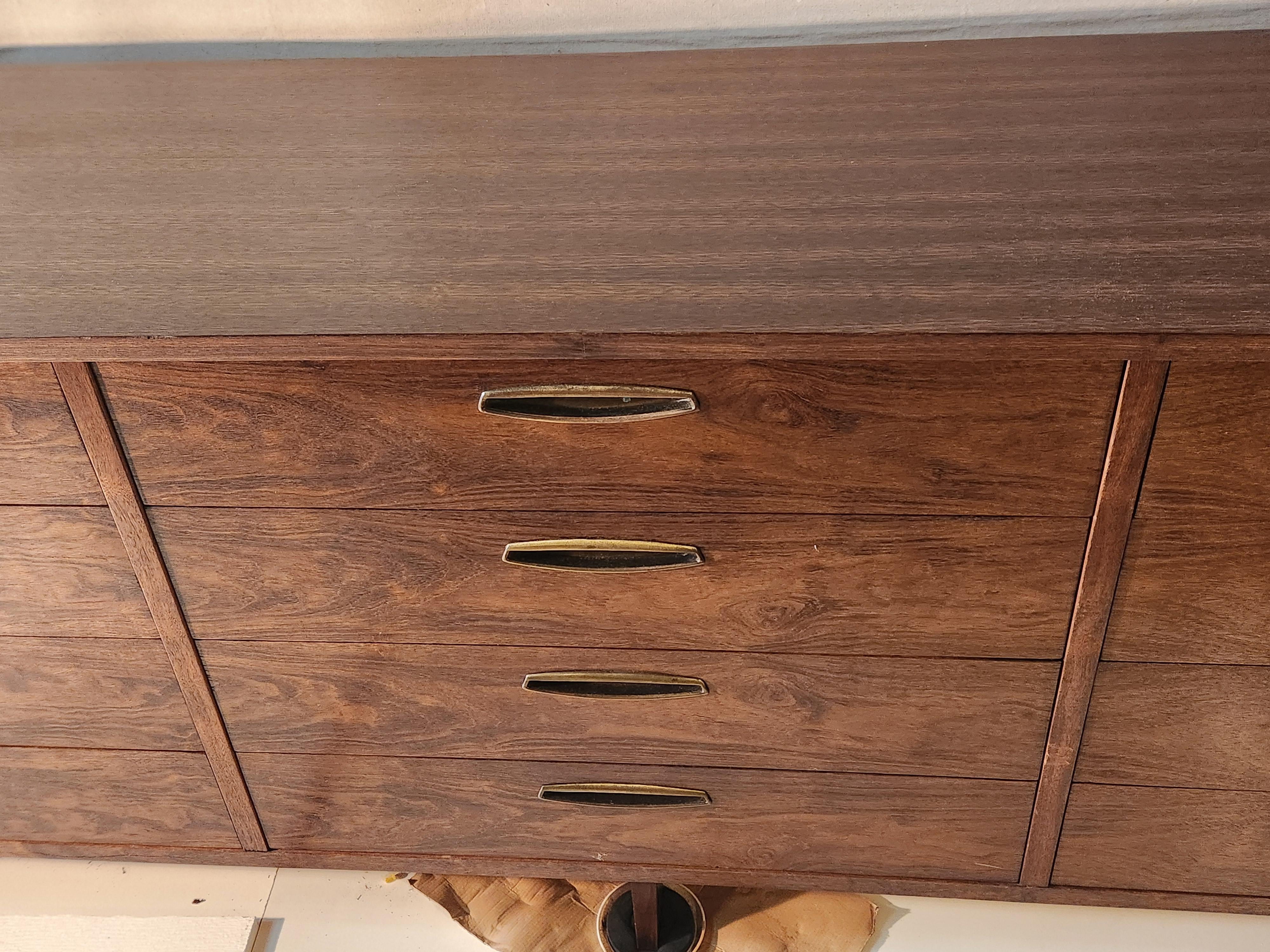 Cómoda de 12 cajones George Nakashima Orígenes Widdicomb 1959 Latón en venta
