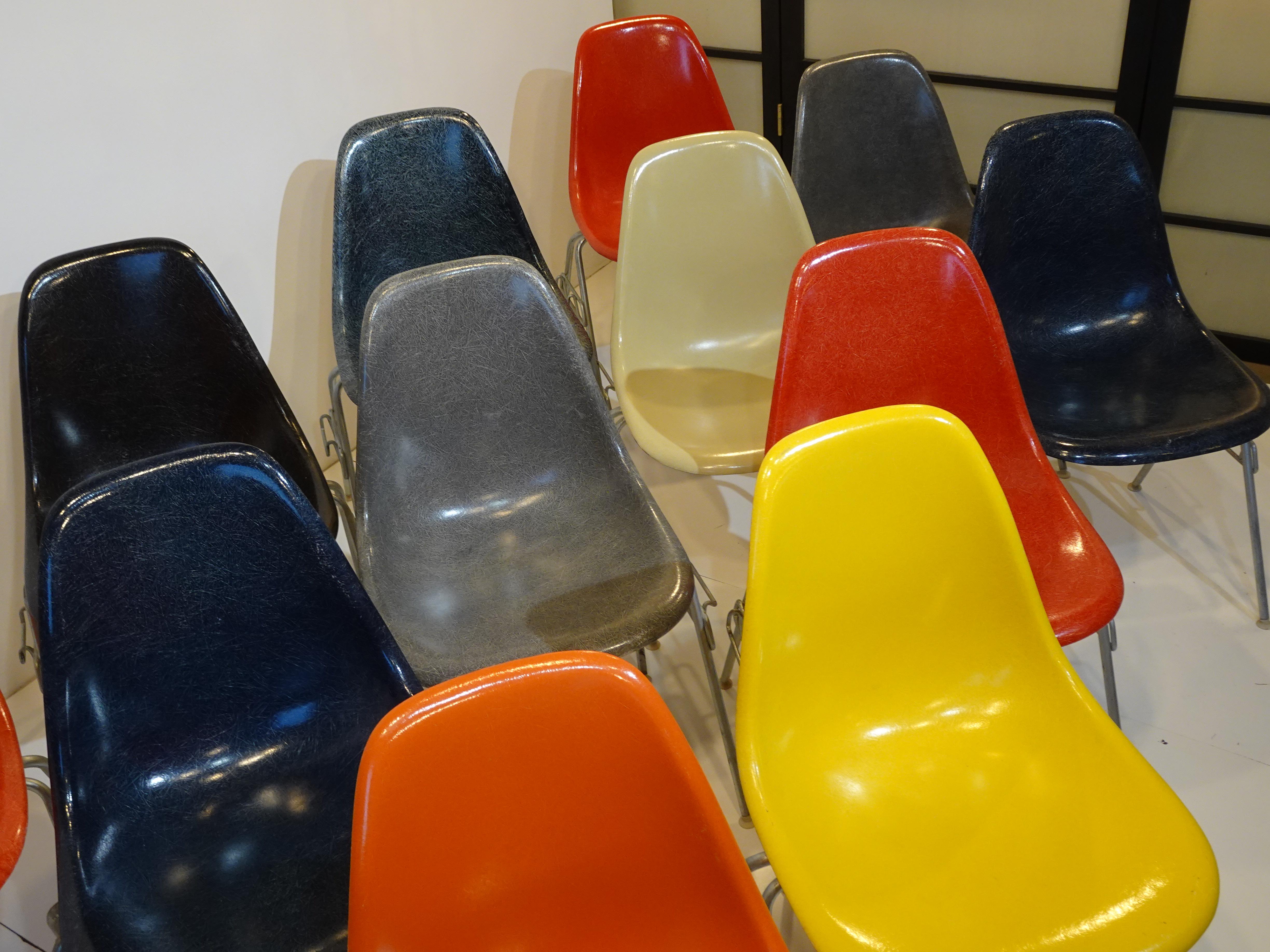 12 Eames Stacking DSS Side Chairs for Herman Miller In Good Condition In Cincinnati, OH