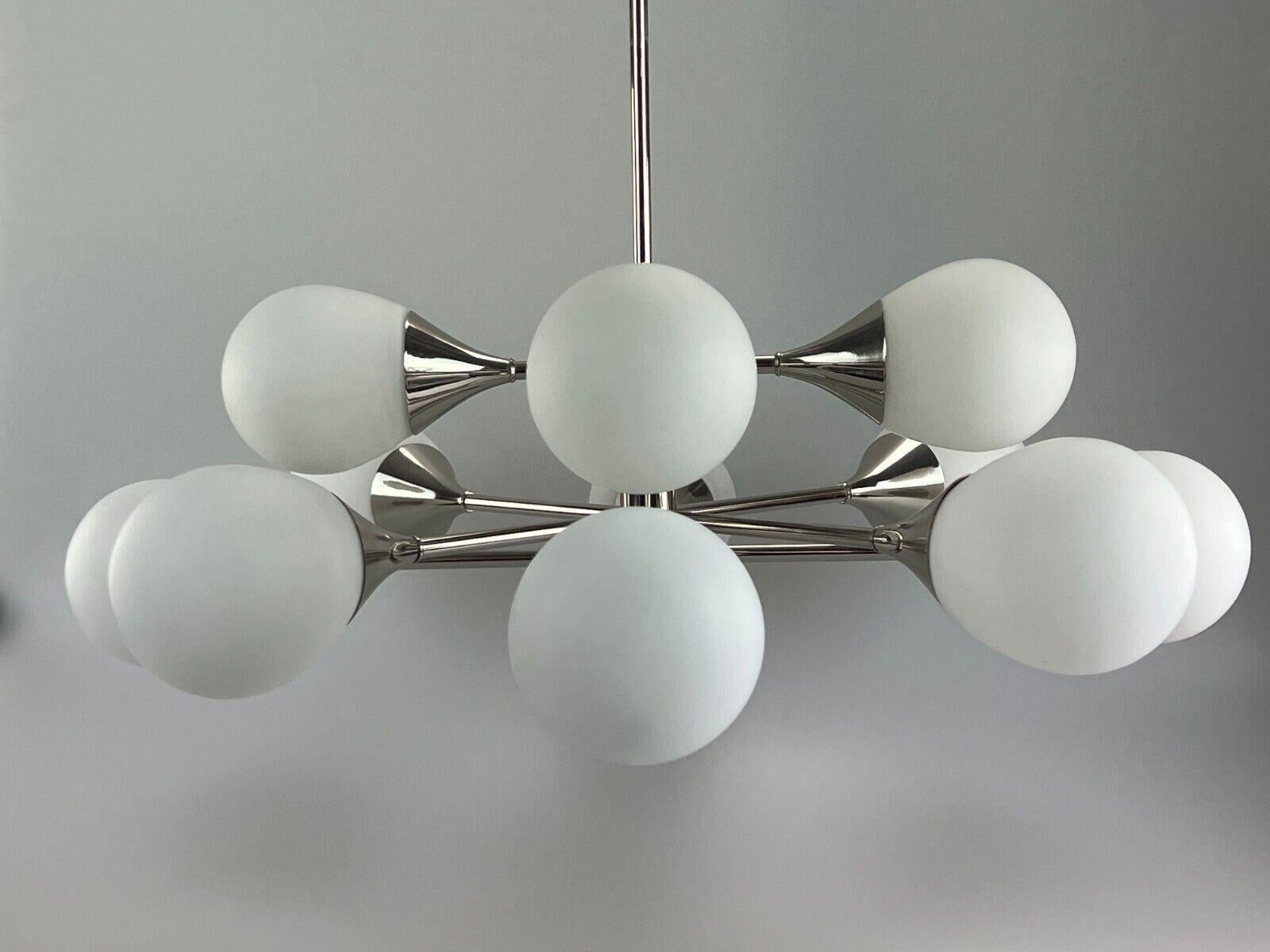 12-Flame Sputnik Chandelier from the 1960s and 1970s, Kaiser Leuchten, Opal Glas In Good Condition For Sale In Neuenkirchen, NI