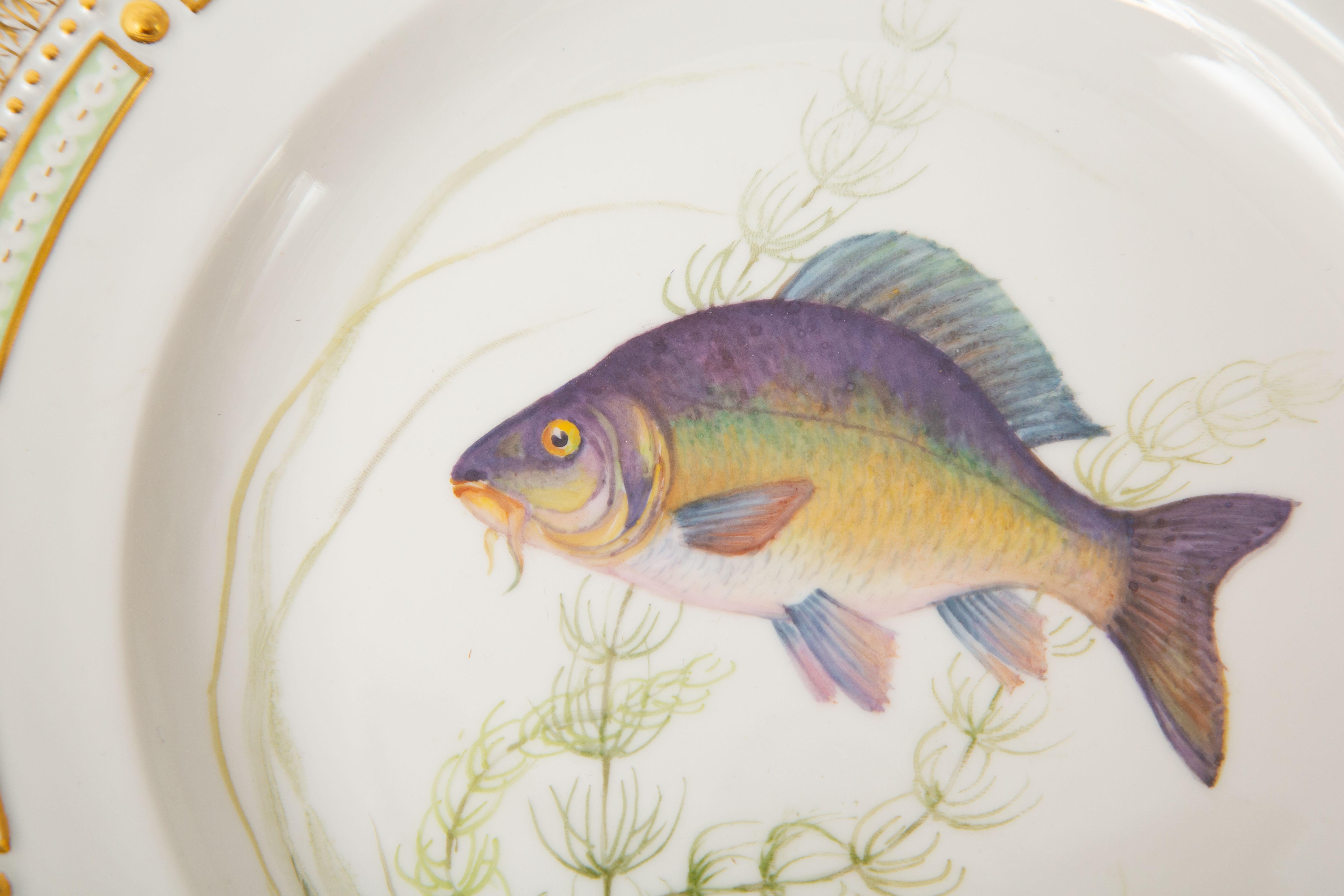 12 Flora Danica Fish Plates, Vintage and Vibrantly Painted, Royal Copenhagen For Sale 2