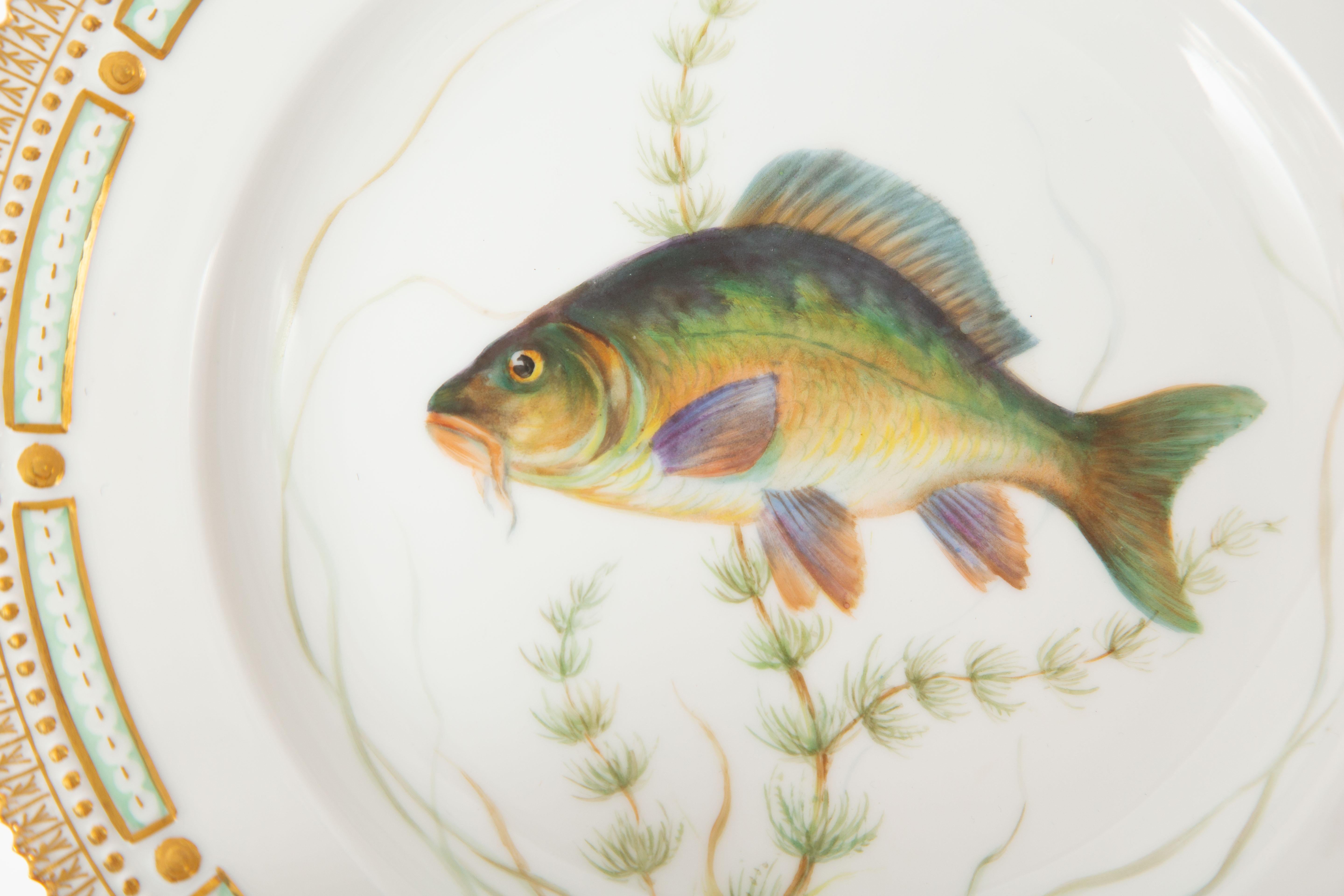 12 Flora Danica Fish Plates, Vintage and Vibrantly Painted, Royal Copenhagen For Sale 5