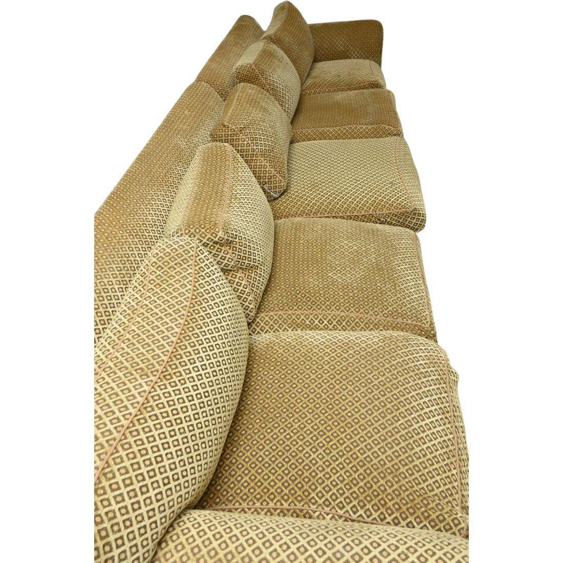 20ième siècle 12 Foot Henry House Sofa in Gold Velvet Fabric en vente