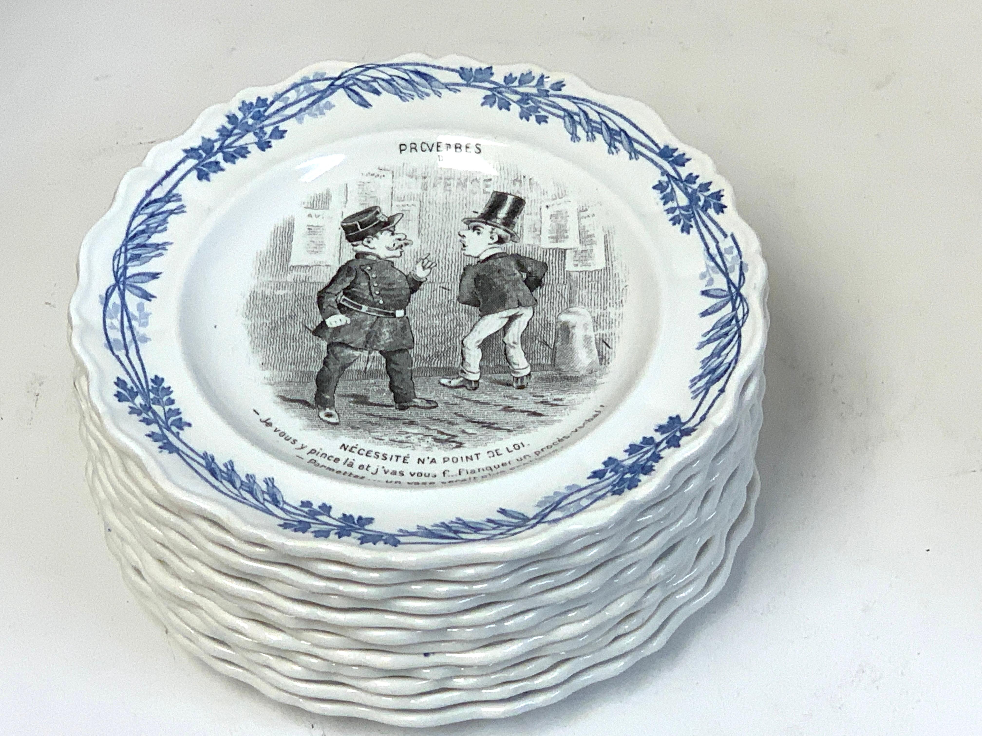 12 assiettes de proverbe français amusant/ risqué Terre De Fer par Creil & Montereau:: Chacune avec une vignette différente:: Marques d'impression et de tirage.